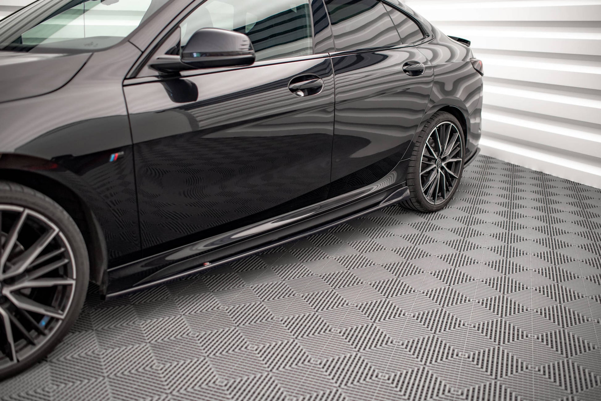 Seitenschweller Ansatz V.2 für BMW 2 Gran Coupe M-Paket / M235i F44 schwarz Hochglanz