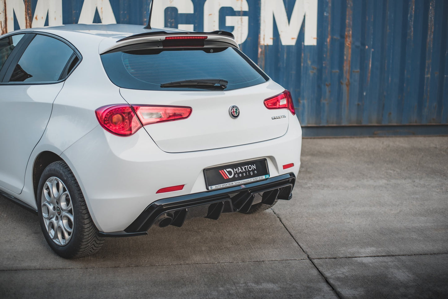 Spoiler CAP V.2 für Alfa Romeo Giulietta  schwarz Hochglanz