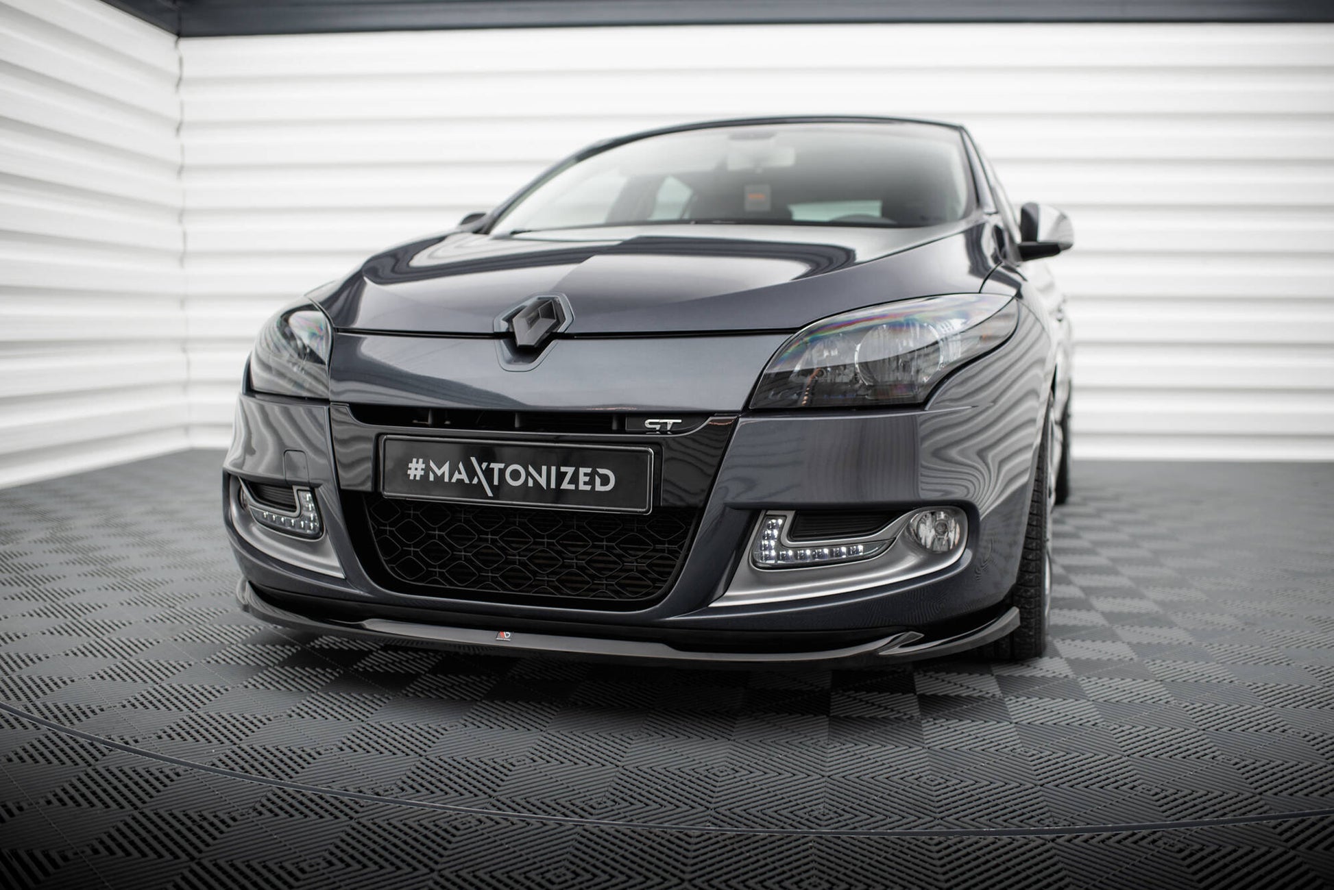 Front Ansatz V.2 für Renault Megane GT Mk3 Facelift schwarz Hochglanz