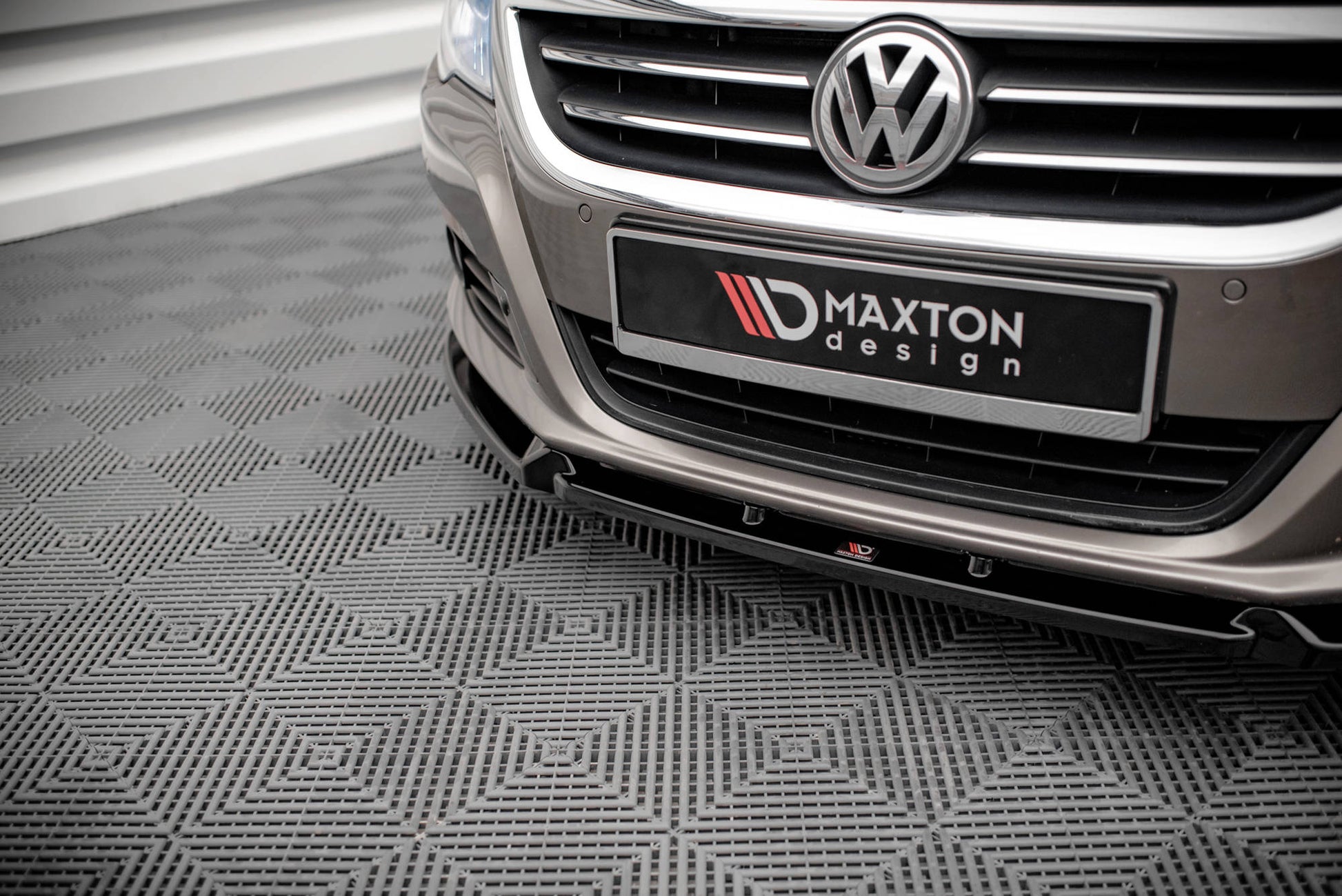 Front Ansatz V.3 für VW Passat CC schwarz Hochglanz