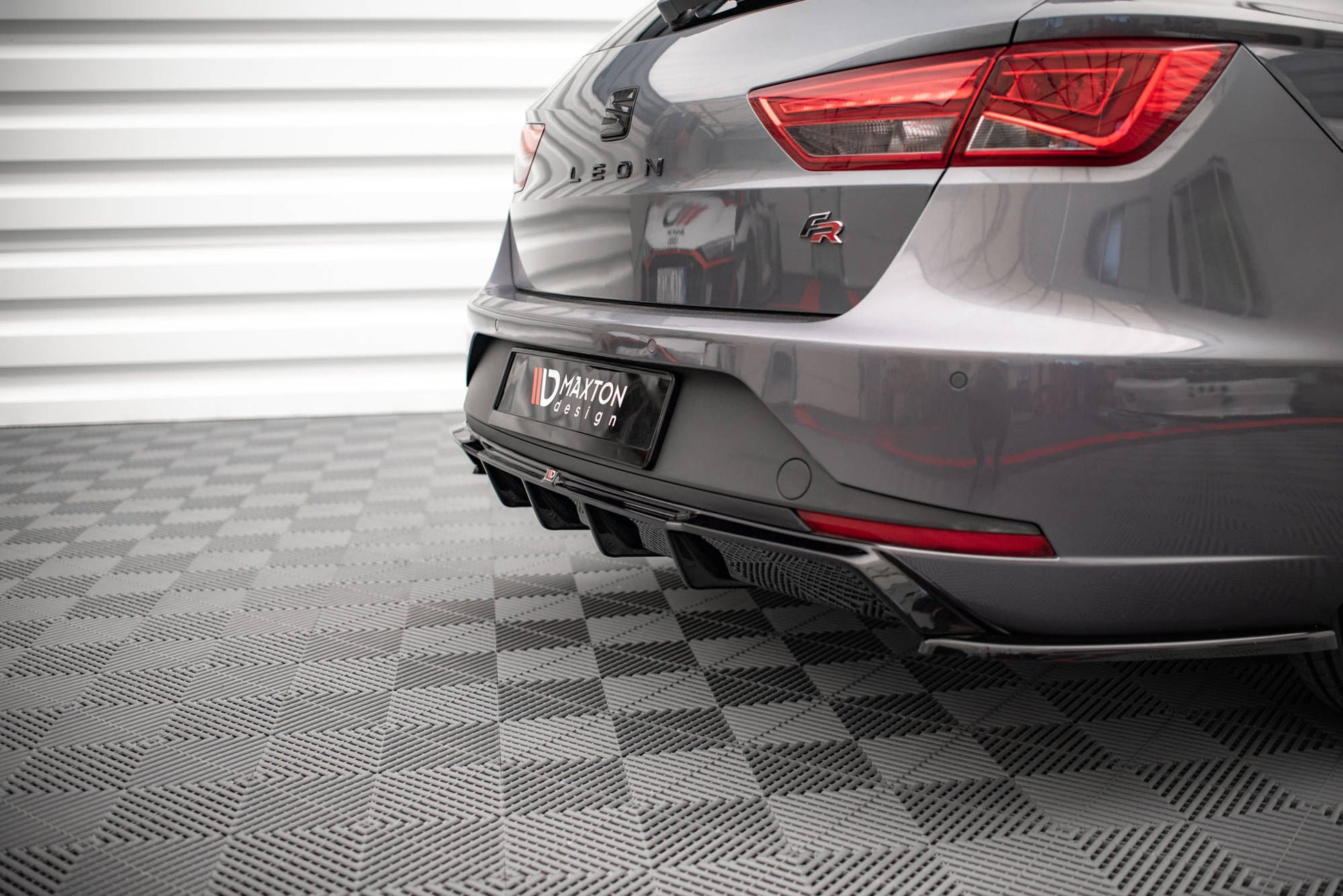 Diffusor Heck Ansatz für Seat Leon FR Sportstourer Mk3 schwarz Hochglanz