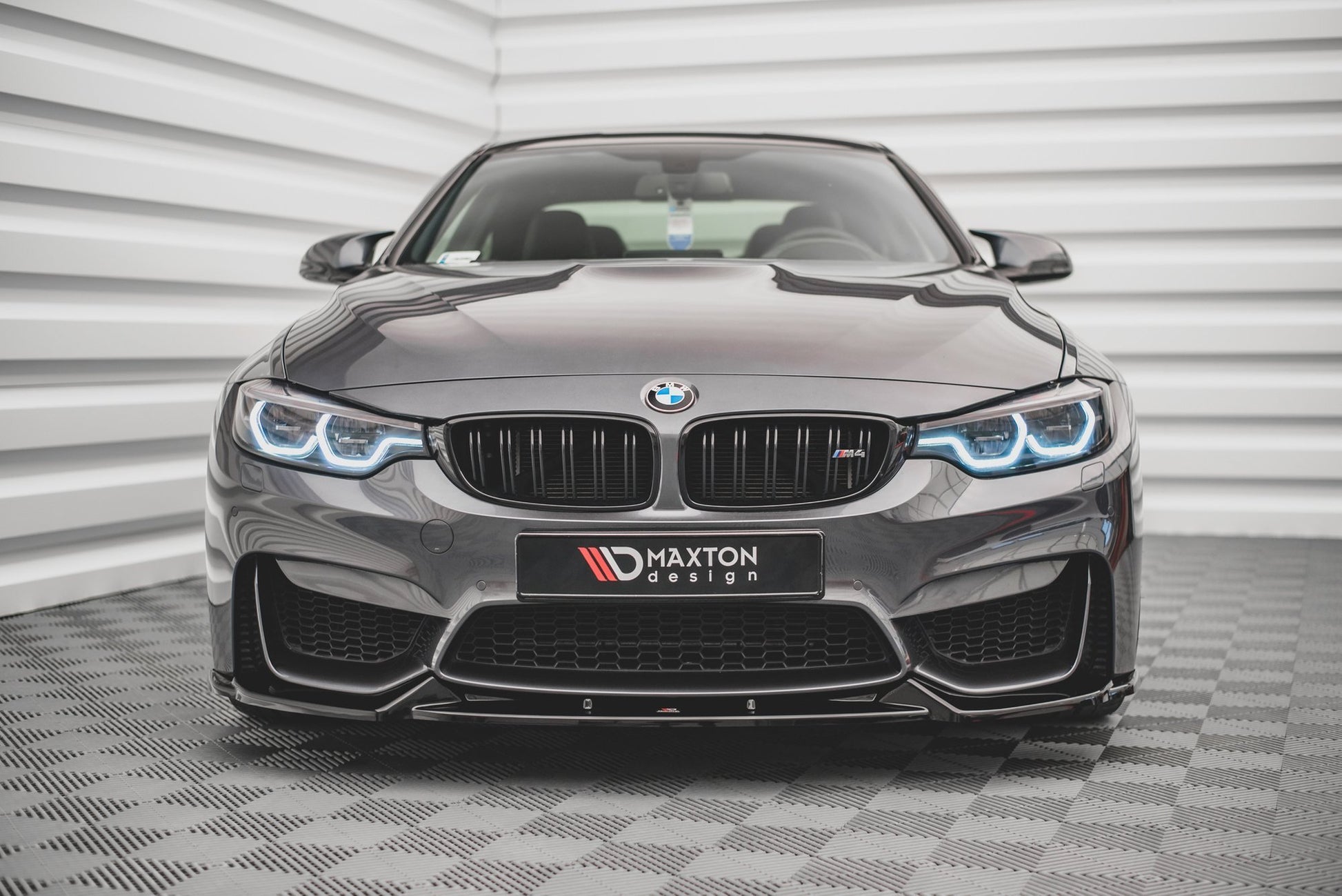 Front Ansatz für BMW M4 F82 schwarz Hochglanz