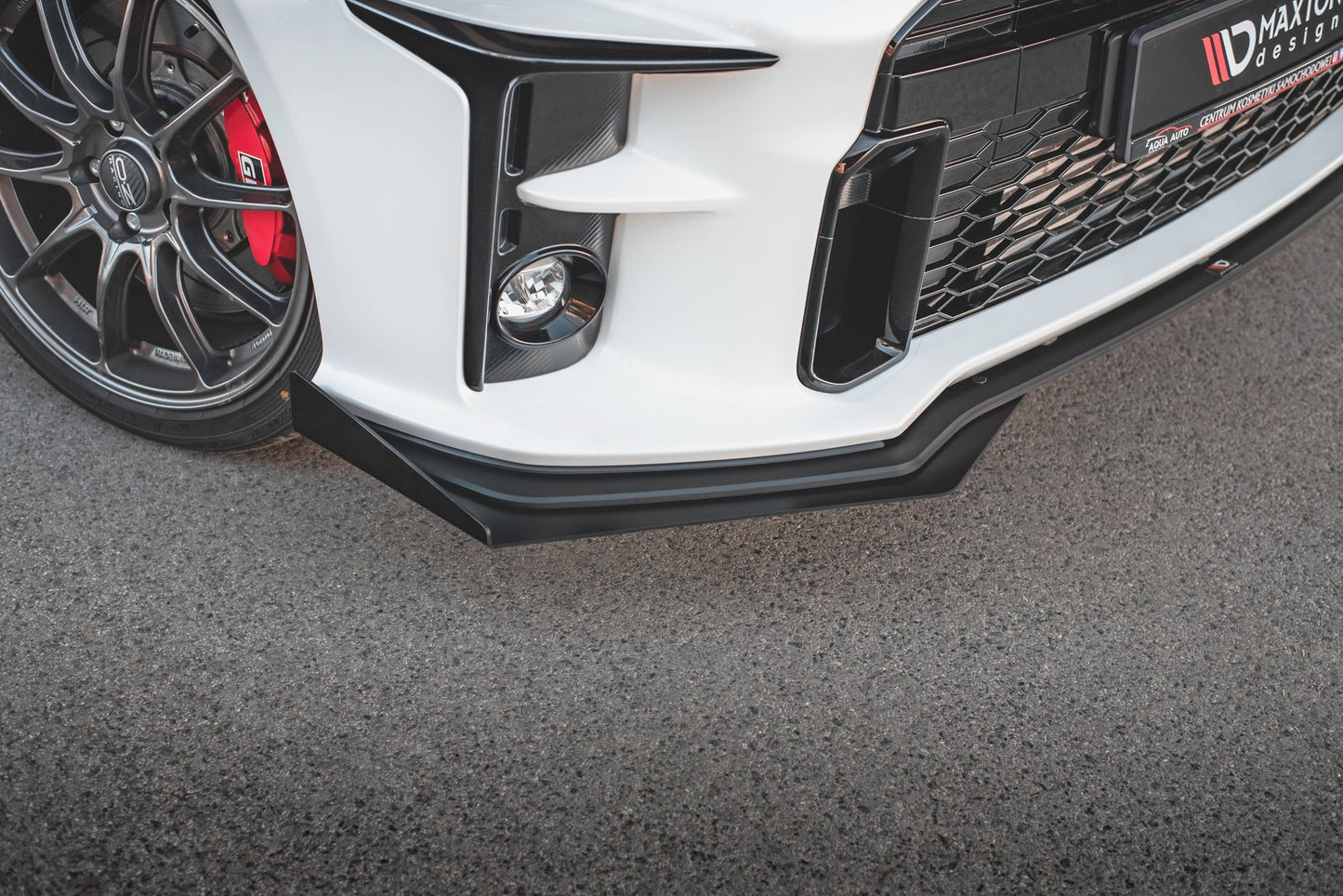 Street Pro Front Ansatz für +Flaps für Toyota GR Yaris Mk4 schwarz Hochglanz