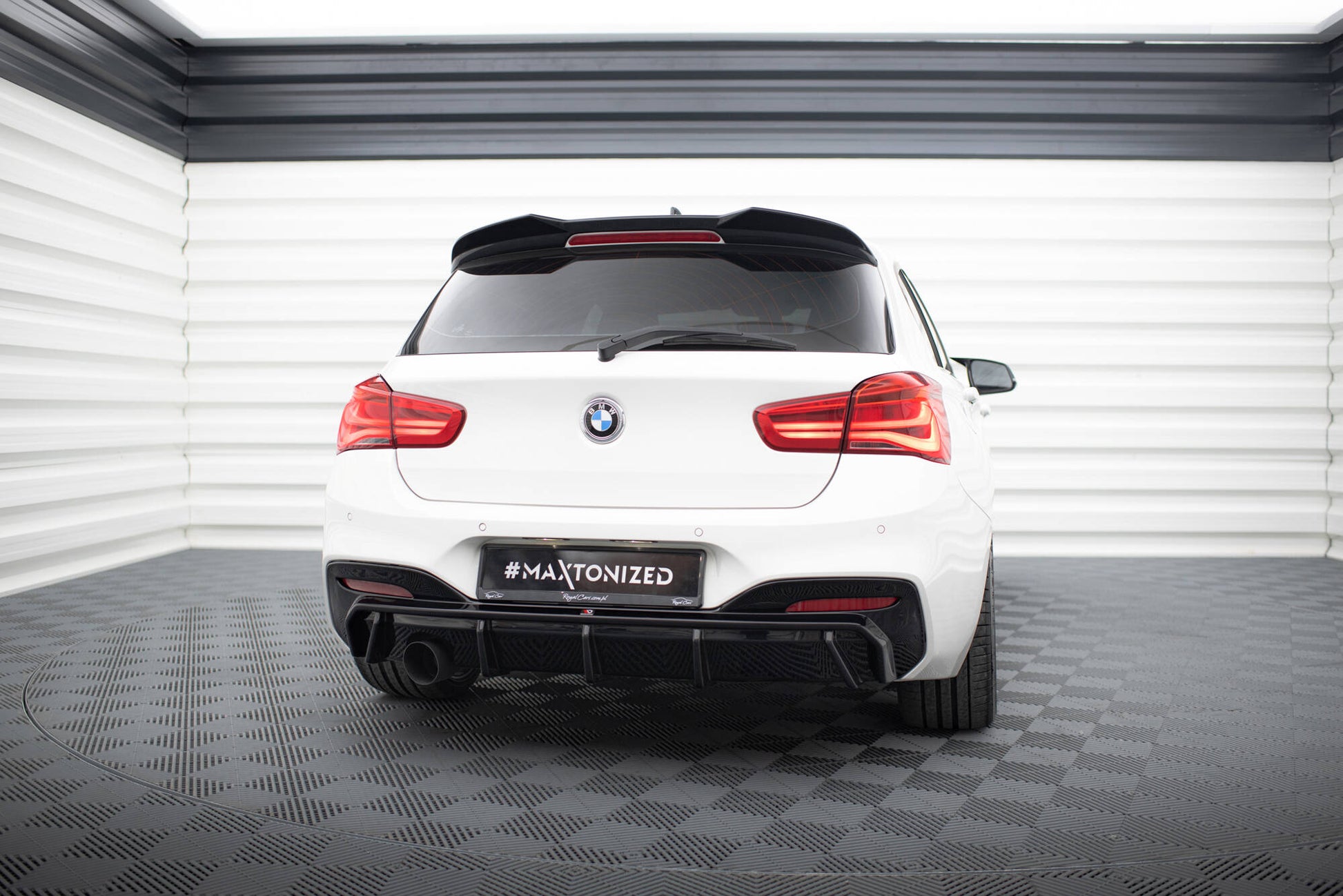 Diffusor Heck Ansatz V.3 für BMW 1er M-Paket F20 Facelift (Einzelauspuff li.)