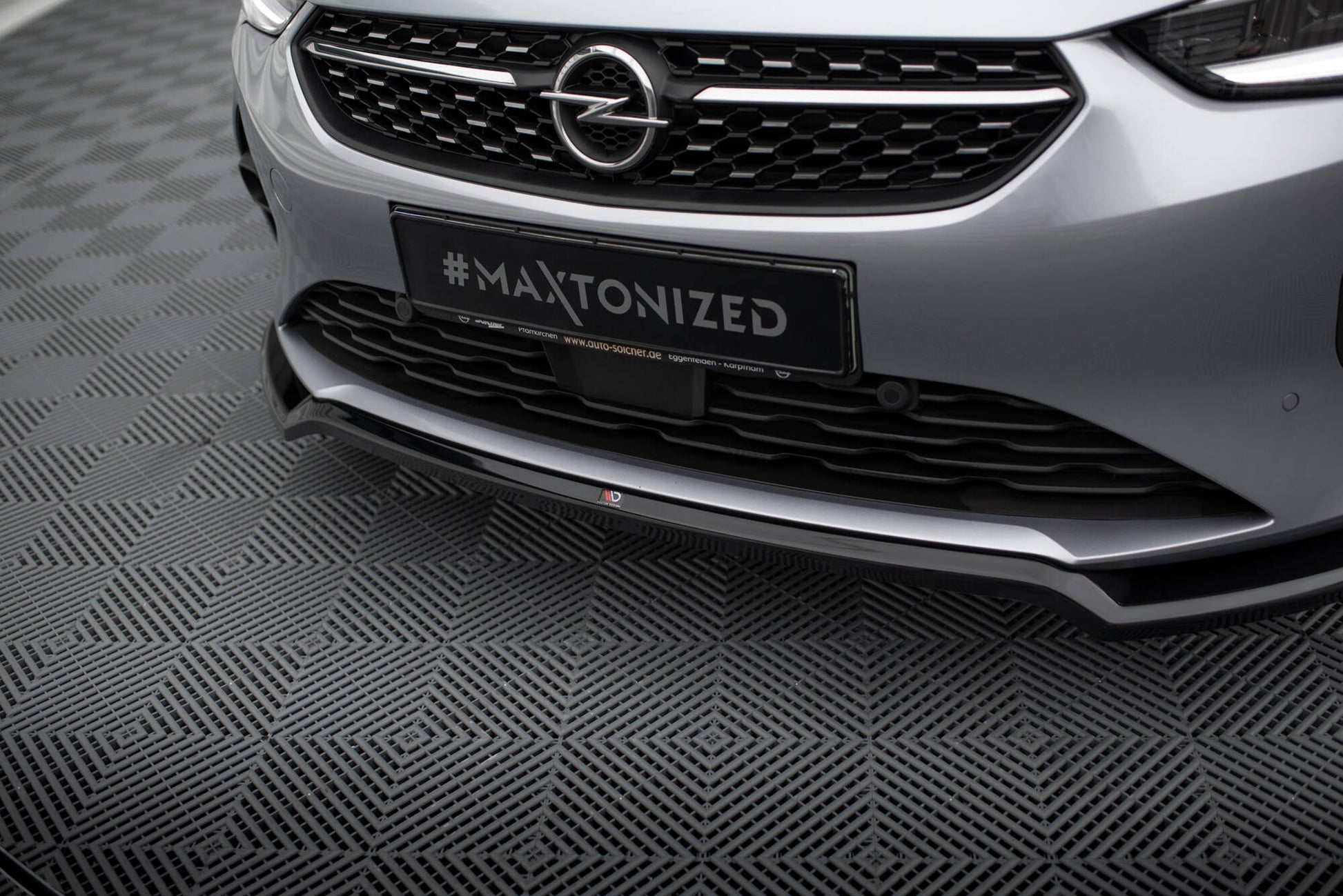 Front Ansatz V.2 für Opel Corsa F ( Mk6) schwarz Hochglanz