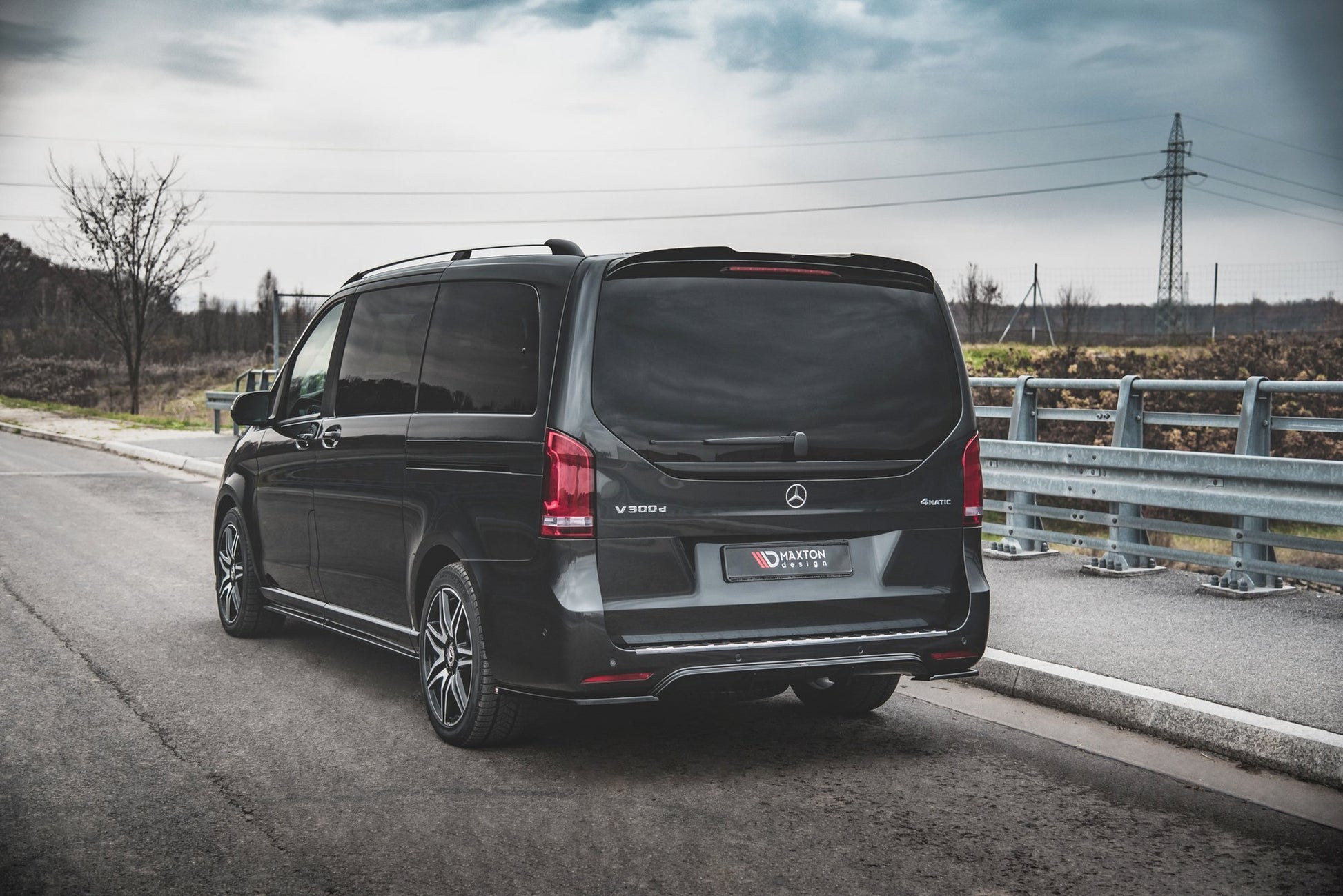 Heck Ansatz Flaps Diffusor V.2 für Mercedes-Benz V-Klasse AMG-Line W447 Facelift schwarz Hochglanz