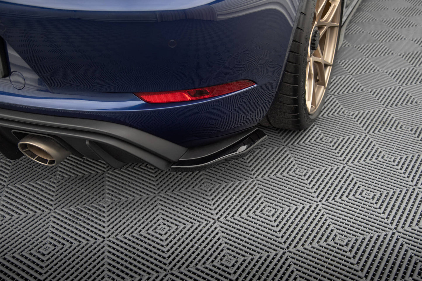 Heck Ansatz Flaps Diffusor für Porsche 718 Cayman GT4 RS 982c schwarz Hochglanz