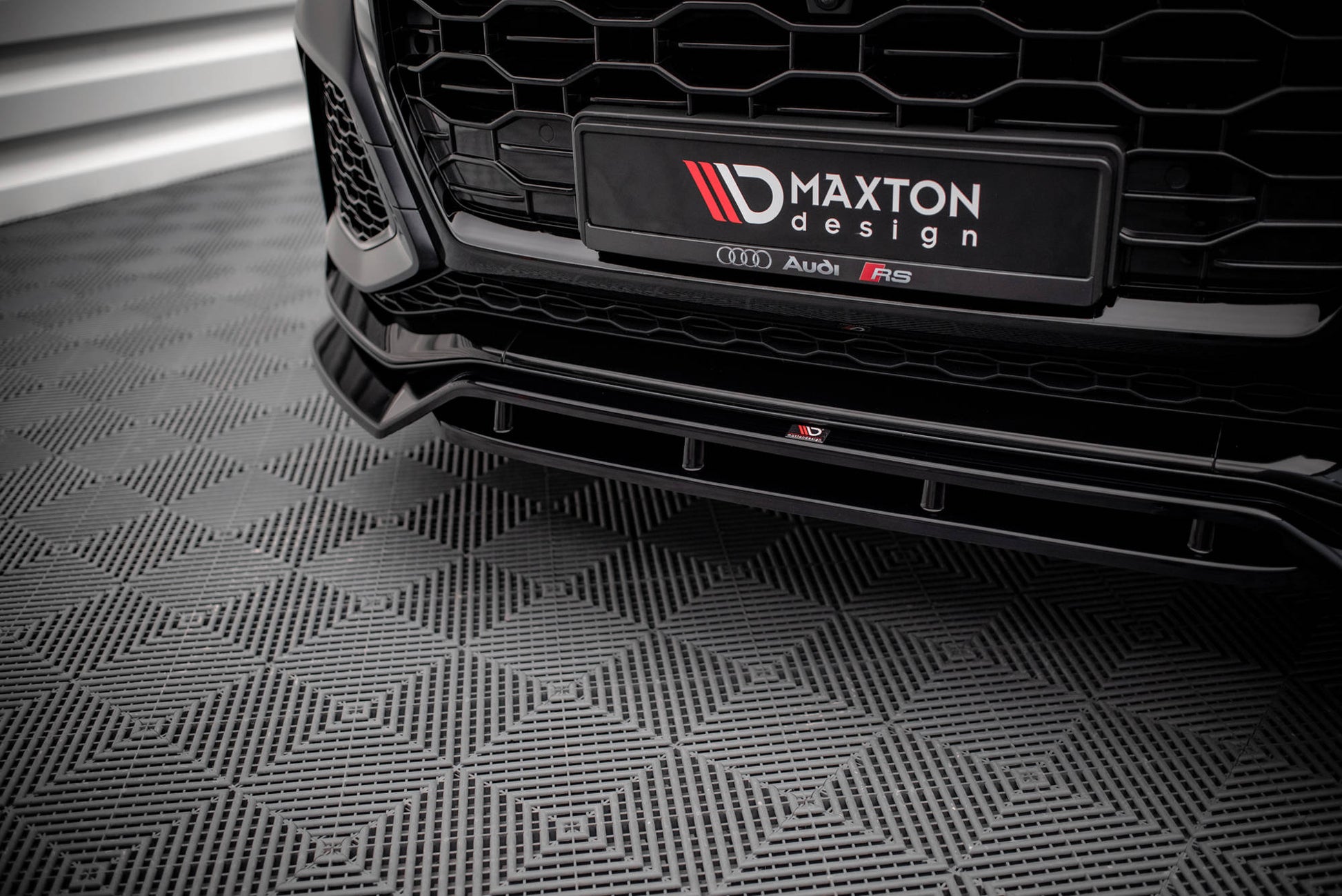 Front Ansatz V.3 für Audi RSQ8 Mk1 schwarz Hochglanz