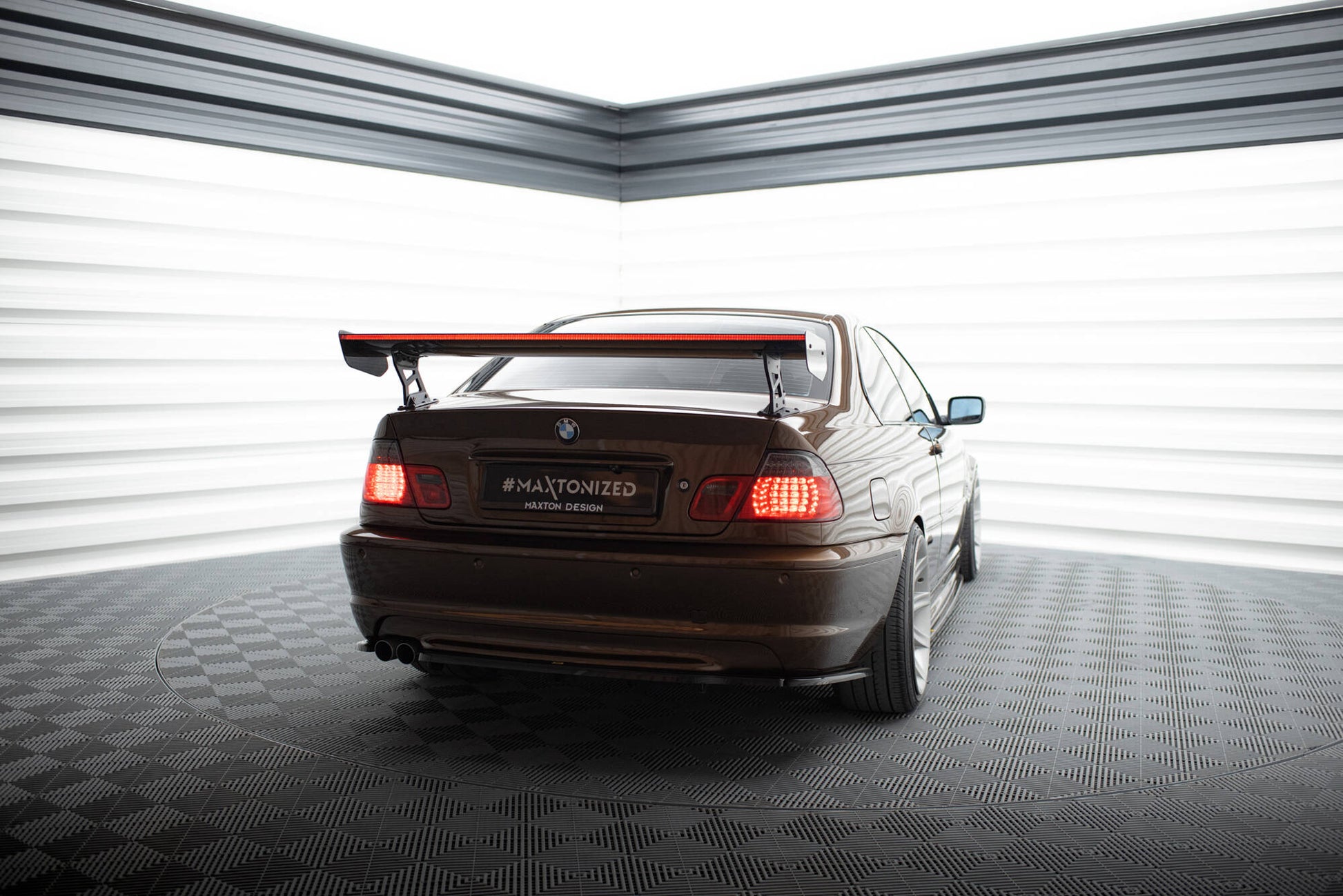 Carbon Spoiler With External Brackets Uprights + LED BMW 3er Coupe E46