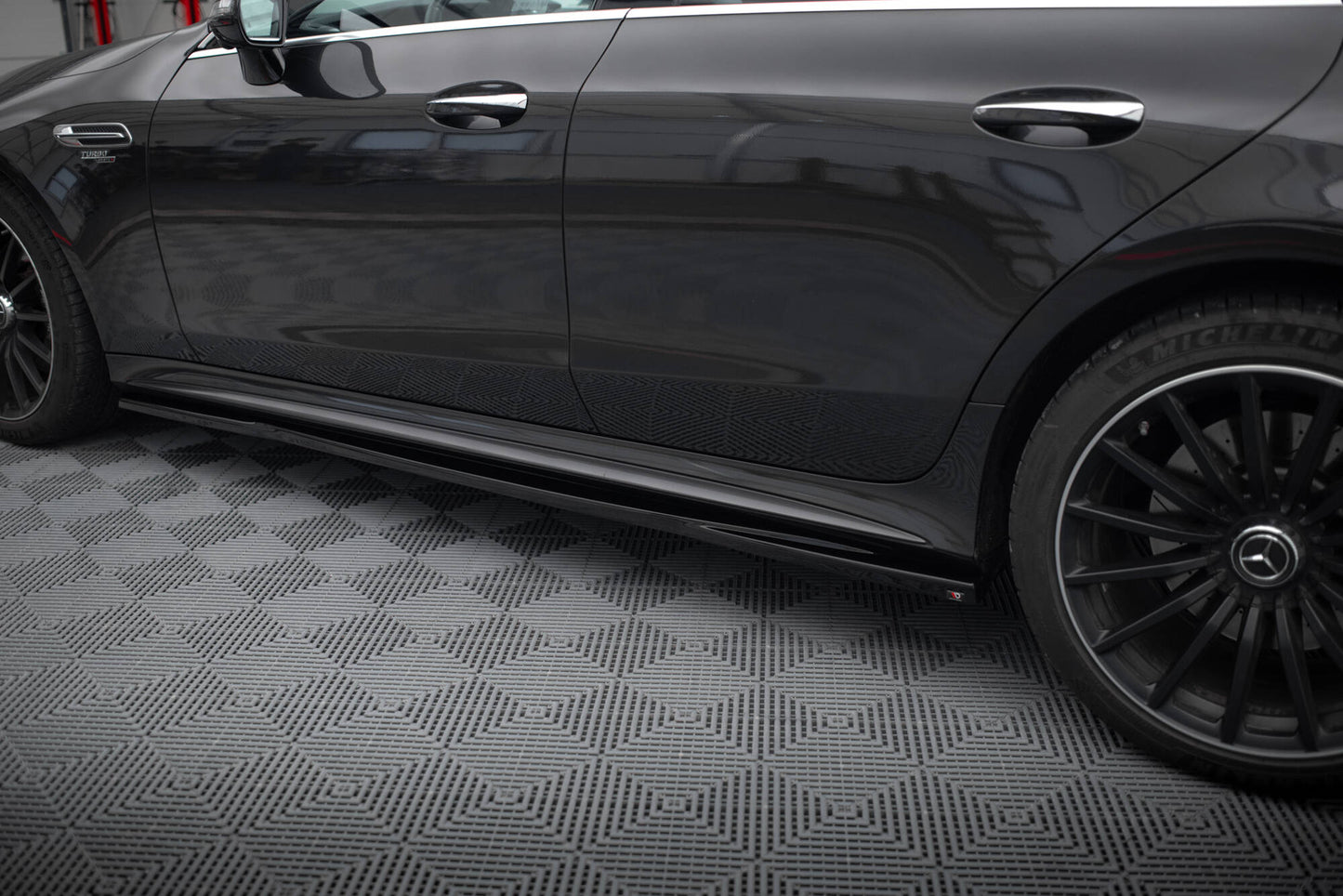 Seitenschweller Ansatz für Mercedes-AMG GT 53 4-Door Coupe schwarz Hochglanz