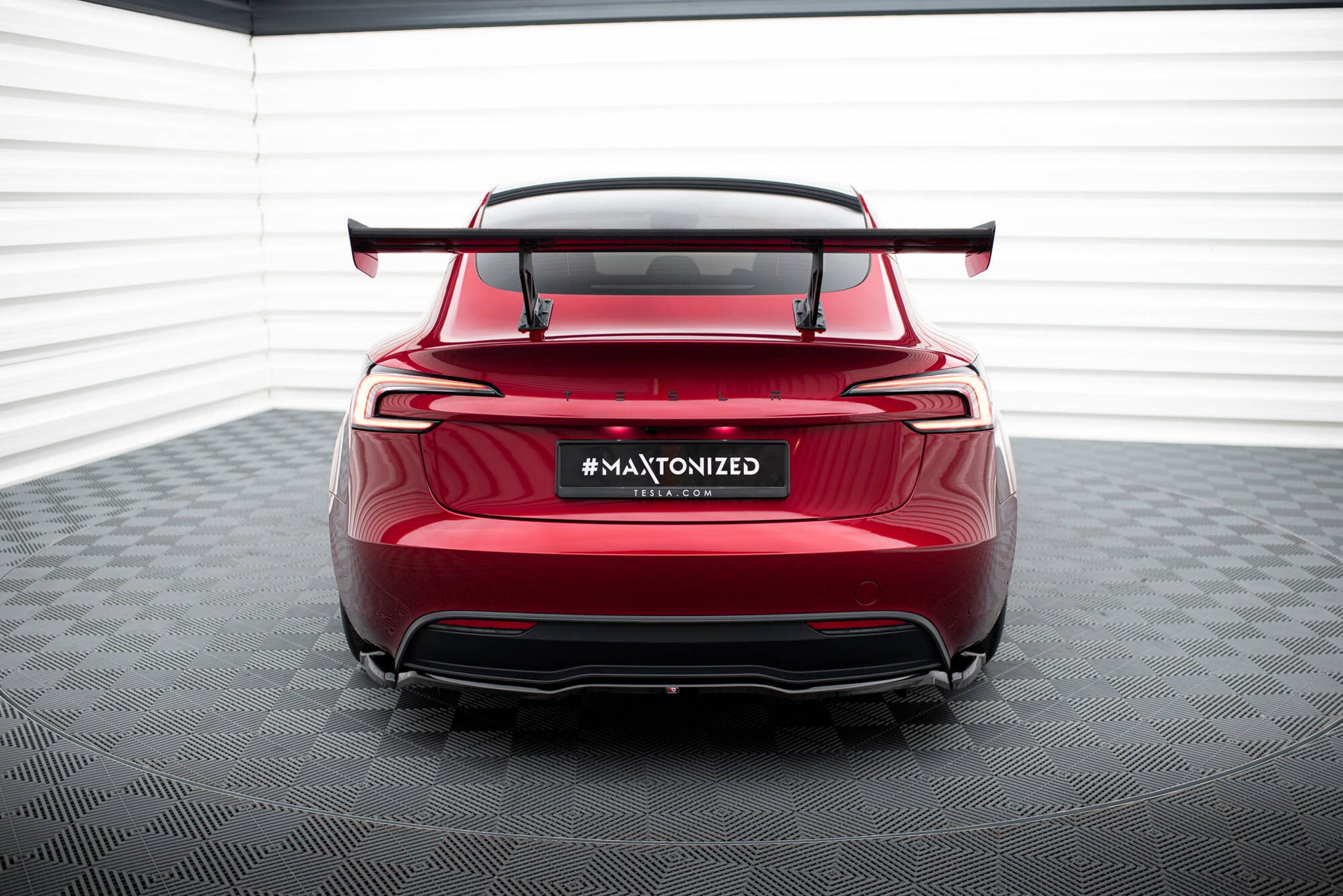 Carbon Spoiler  Tesla Model 3