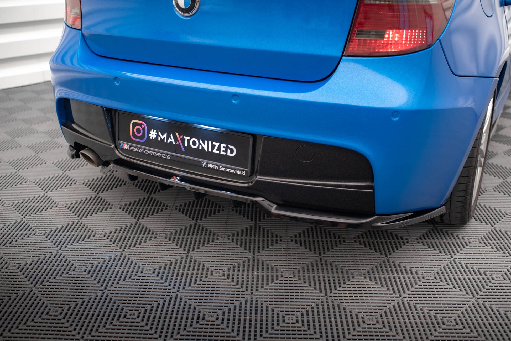 Mittlerer Cup Diffusor DTM Look Heck Ansatz für BMW 1er M-Paket E87 Facelift schwarz Hochglanz