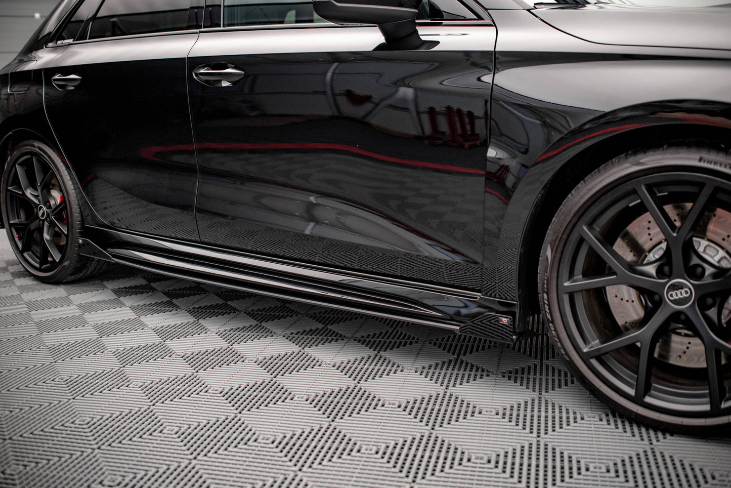Street Pro Seitenschweller Ansatz für + Flaps Audi RS3 Sportback 8Y schwarz Hochglanz