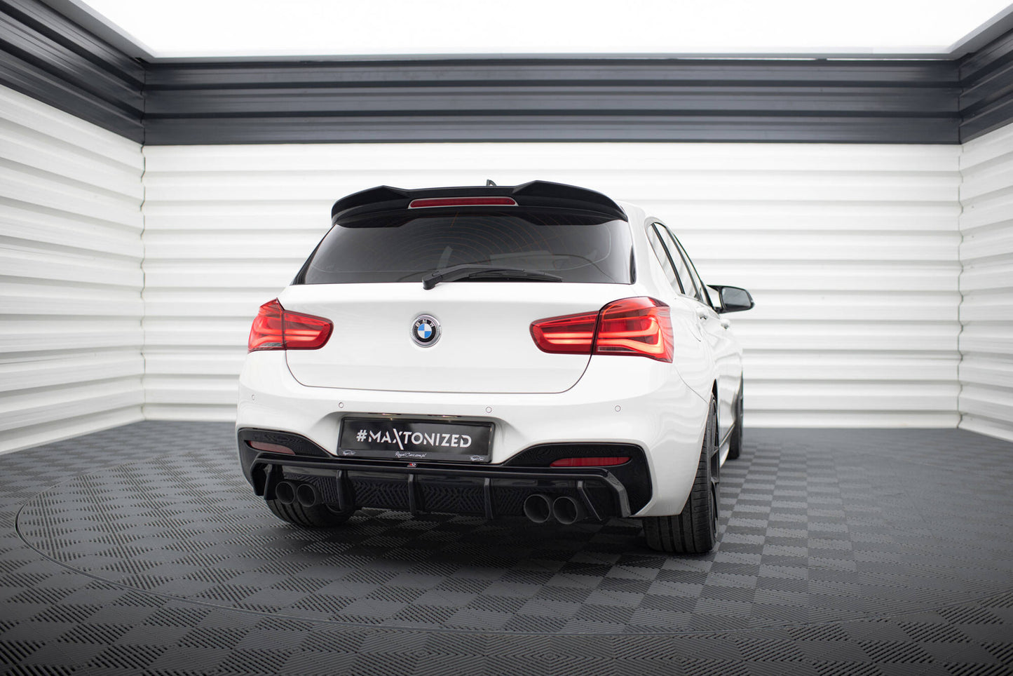 Diffusor Heck Ansatz V.3 für BMW 1er M-Paket / M140i F20 Facelift (Doppelauspuff li. re.)