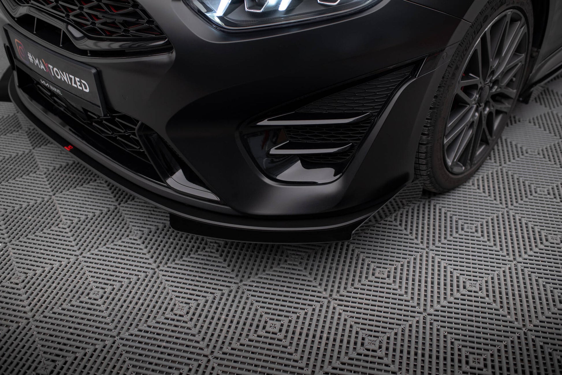 Street Pro Front Ansatz + Flaps für Kia Proceed GT Mk3 Facelift / Ceed GT / GT - Line Mk1 Facelift  schwarz Hochglanz