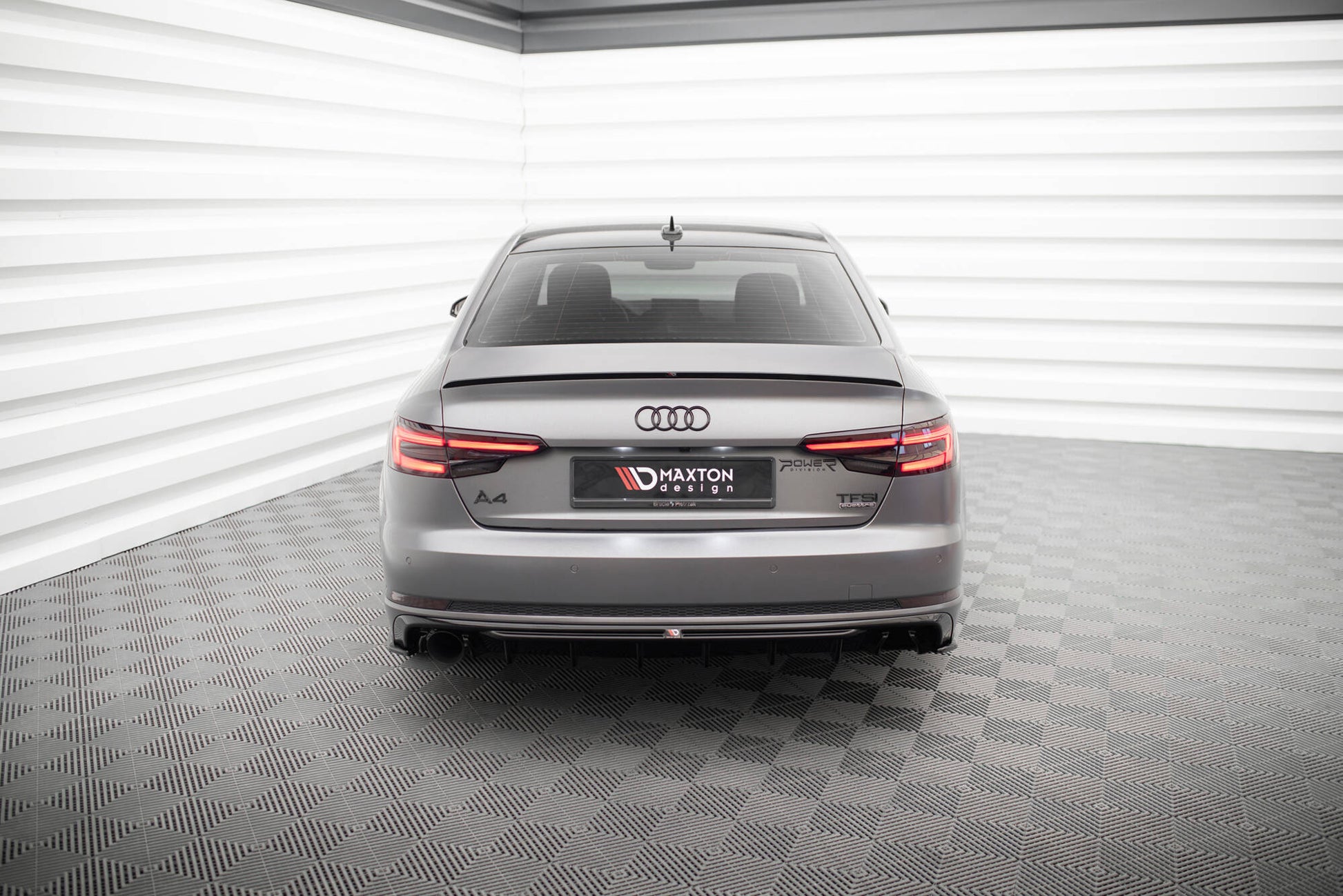 Diffusor Heck Ansatz für Audi A4 S-line B9 (Ausführung mit einseitigem Doppelauspuffendrohr)