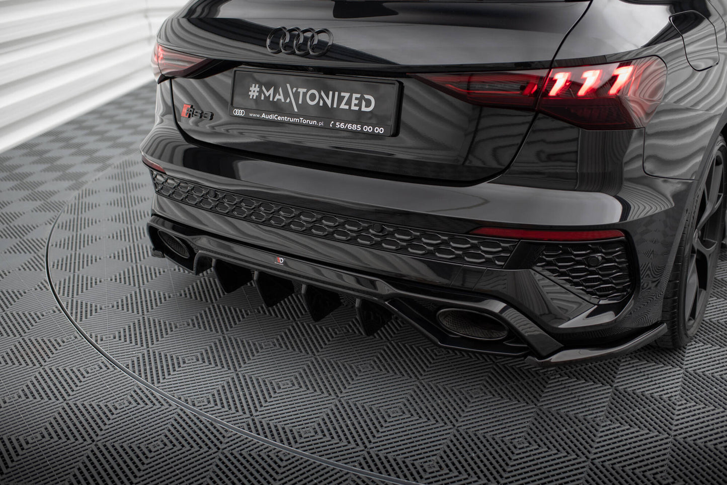 Heck Ansatz Flaps Diffusor V.2 für Audi RS3 Sportback 8Y schwarz Hochglanz