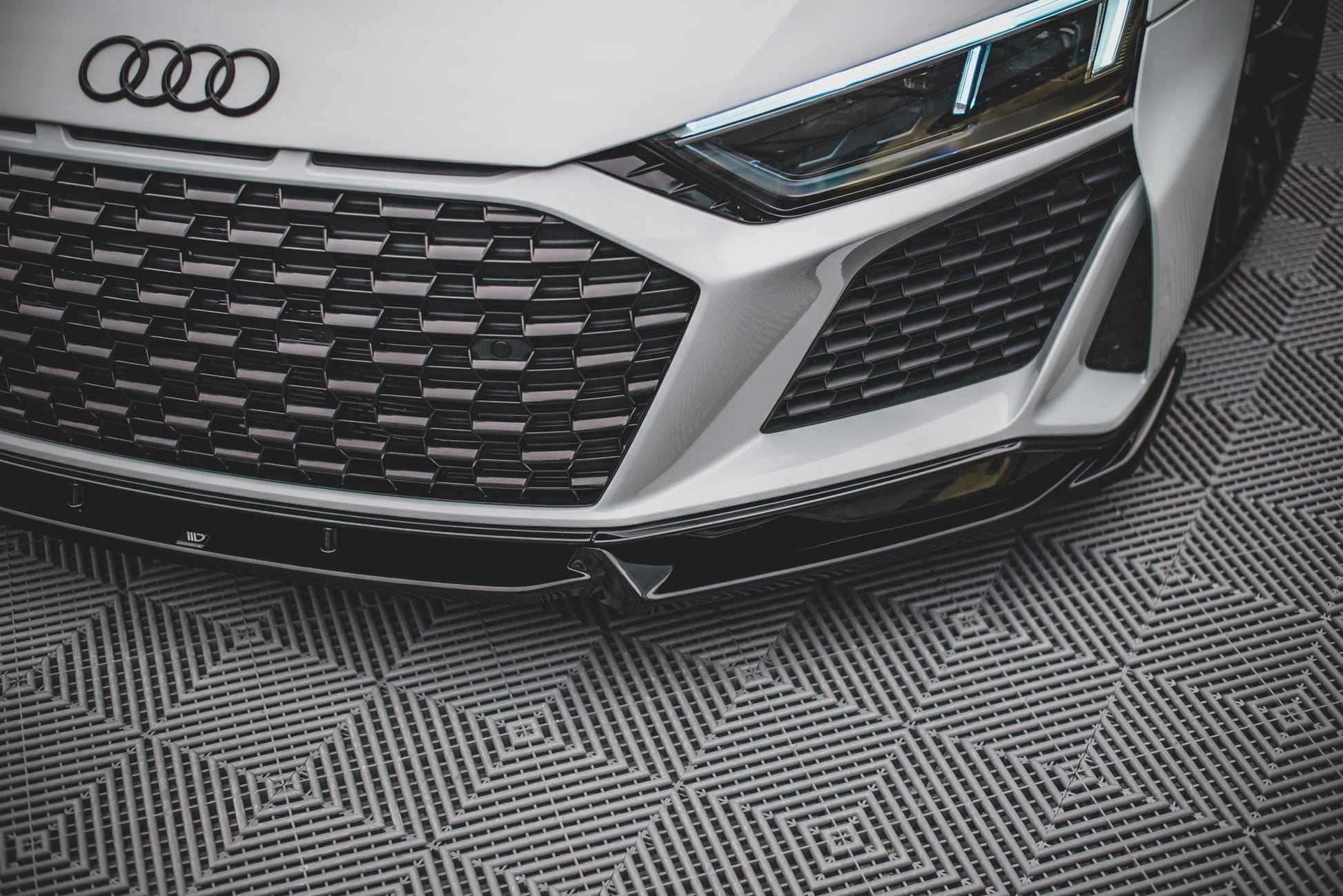 Front Ansatz V.1 für Audi R8 Mk2 Facelift schwarz Hochglanz