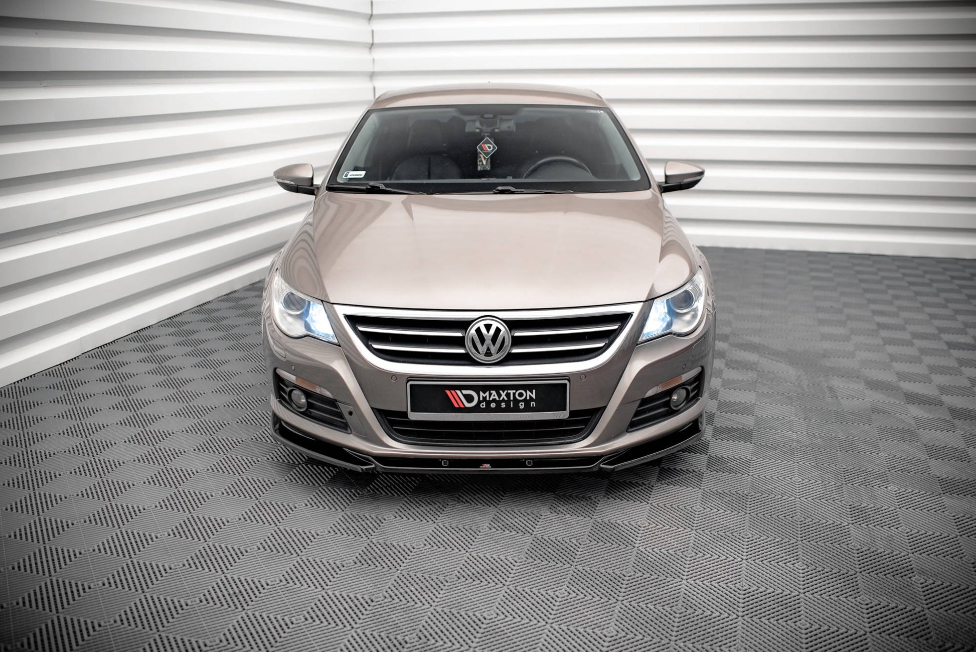 Front Ansatz V.4 für VW Passat CC schwarz Hochglanz