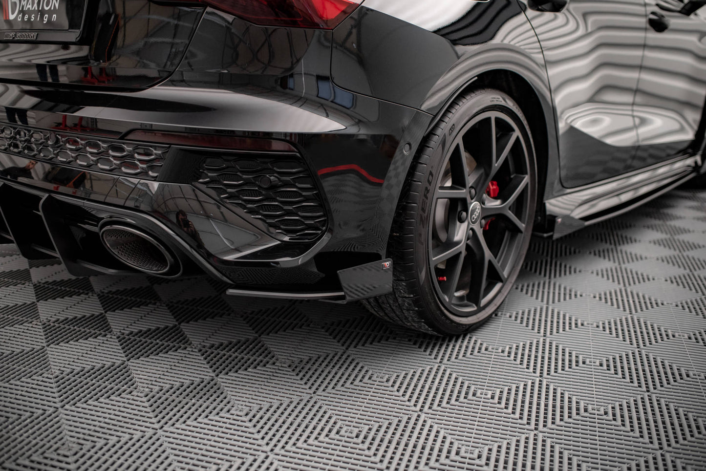Street Pro Heck Ansatz Flaps Diffusor + Flaps für Audi RS3 Sportback 8Y schwarz Hochglanz