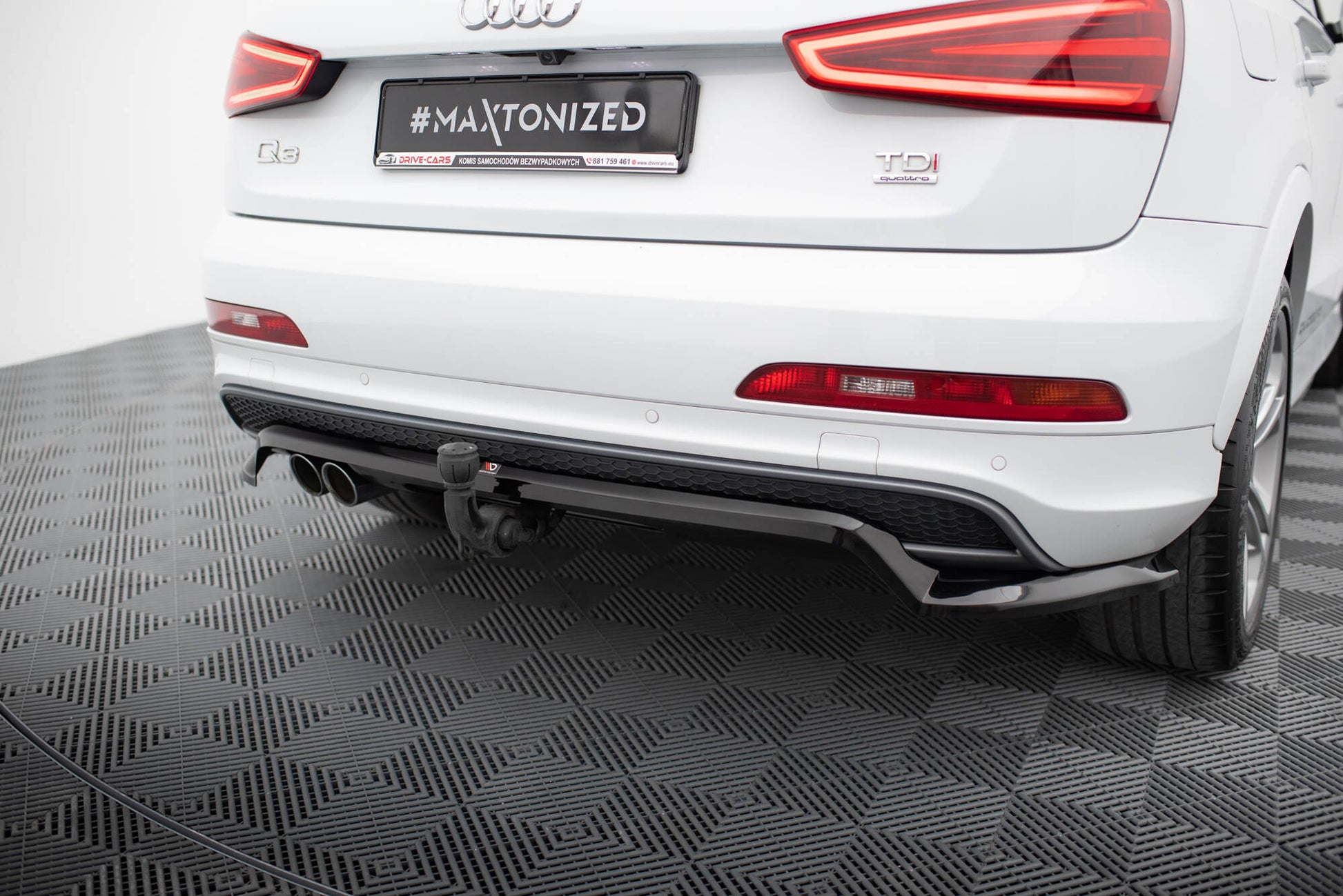 Mittlerer Cup Diffusor DTM Look Heck Ansatz für Audi Q3 S-line 8U schwarz Hochglanz