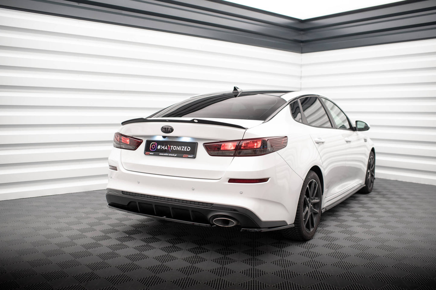 Spoiler CAP für Kia Optima Mk4 schwarz Hochglanz
