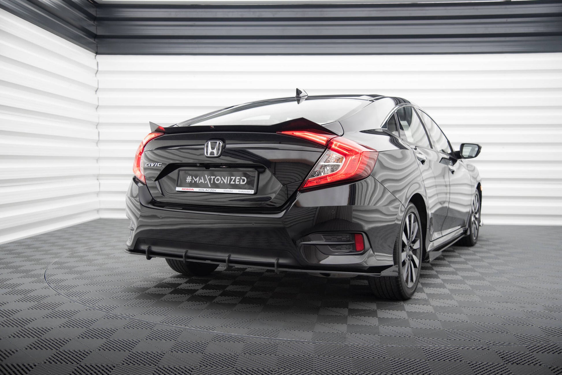 Street Pro Heck Ansatz Flaps Diffusor +Flaps für Honda Civic Mk10 schwarz Hochglanz