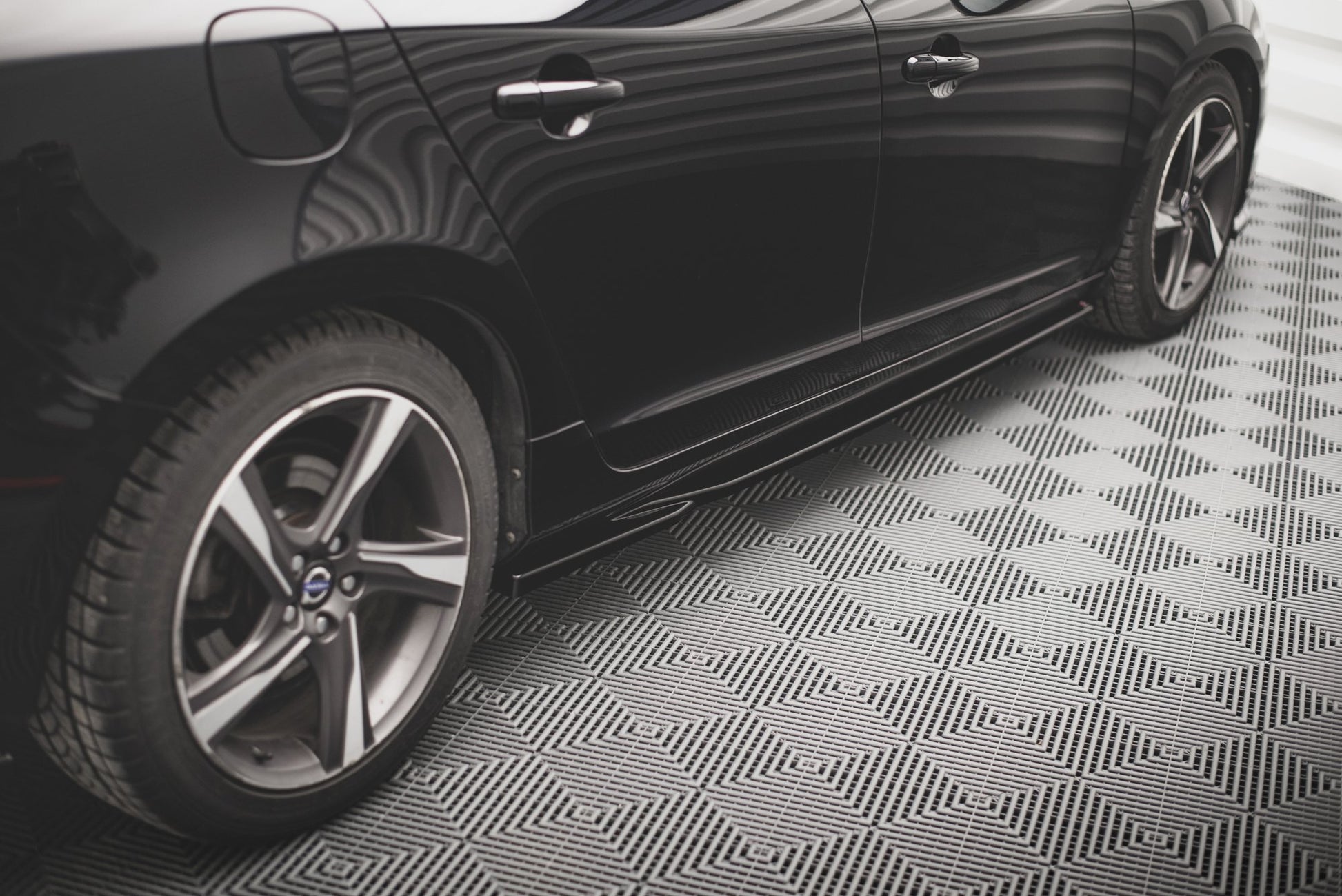 Seitenschweller Ansatz für Volvo S60 R-Design Mk2 schwarz Hochglanz