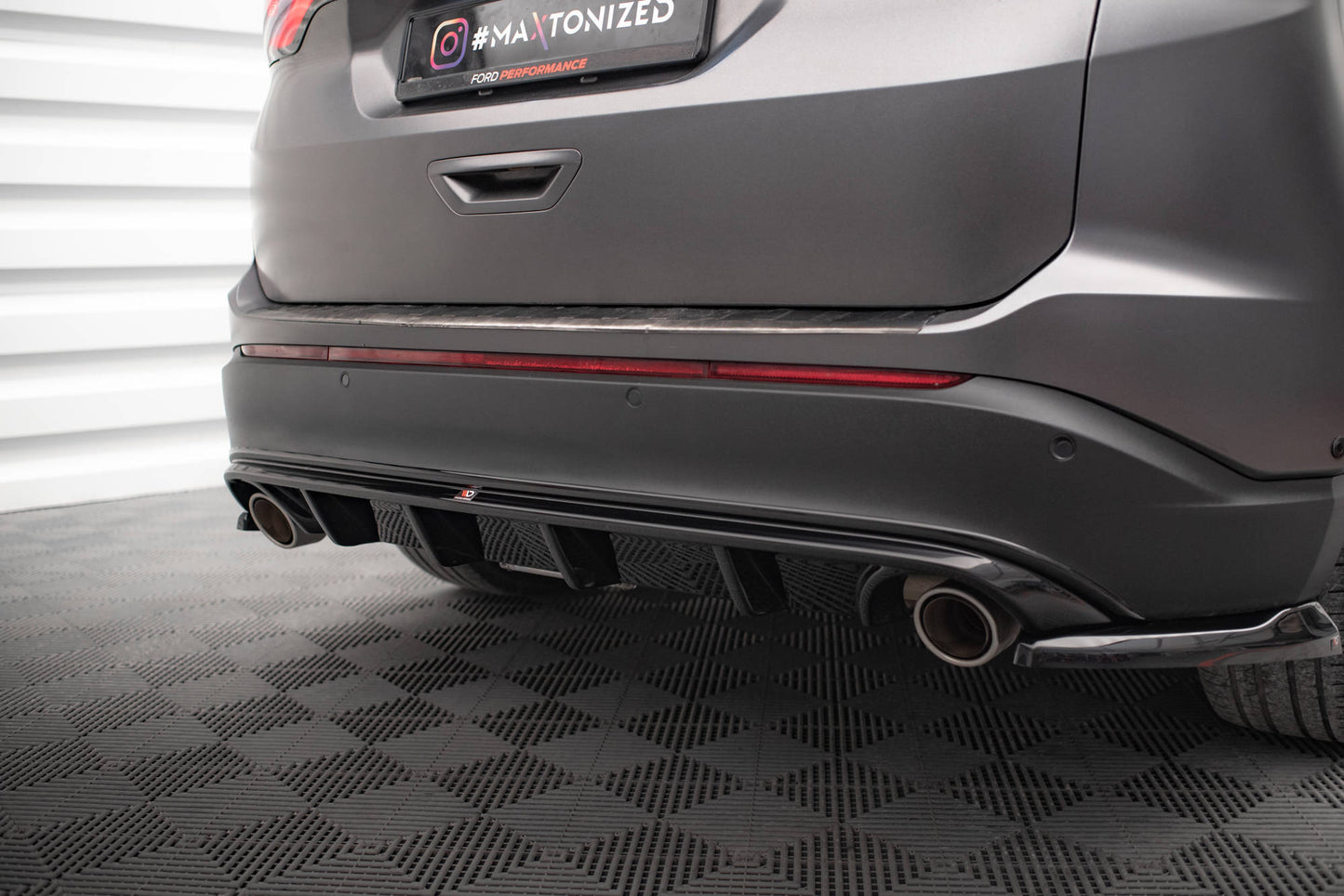 Diffusor Heck Ansatz für Ford Edge Mk2 schwarz Hochglanz