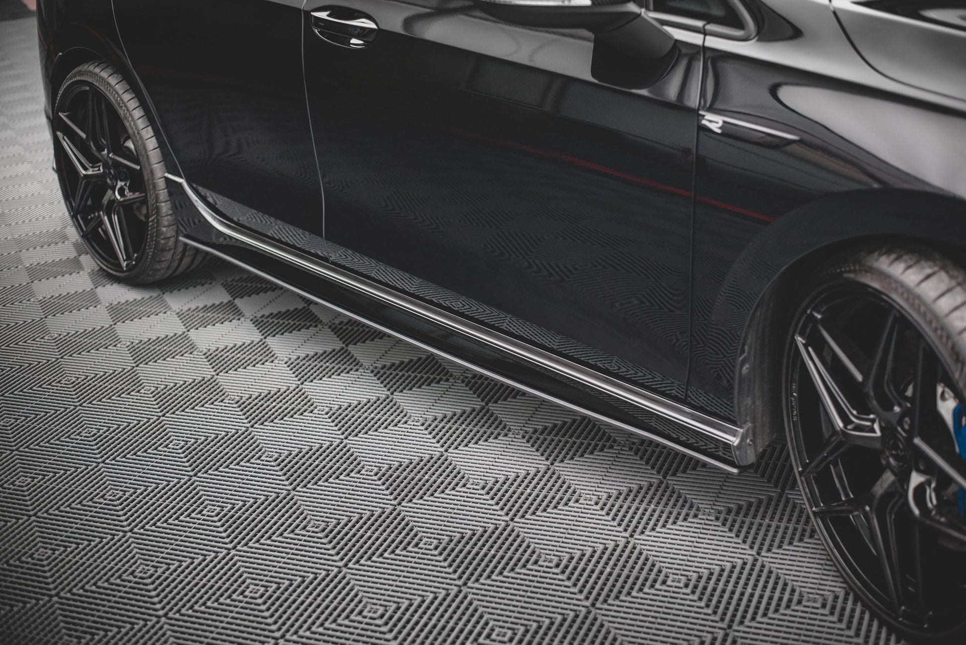 Street Pro Seitenschweller Ansatz für VW Golf R Mk8 Facelift