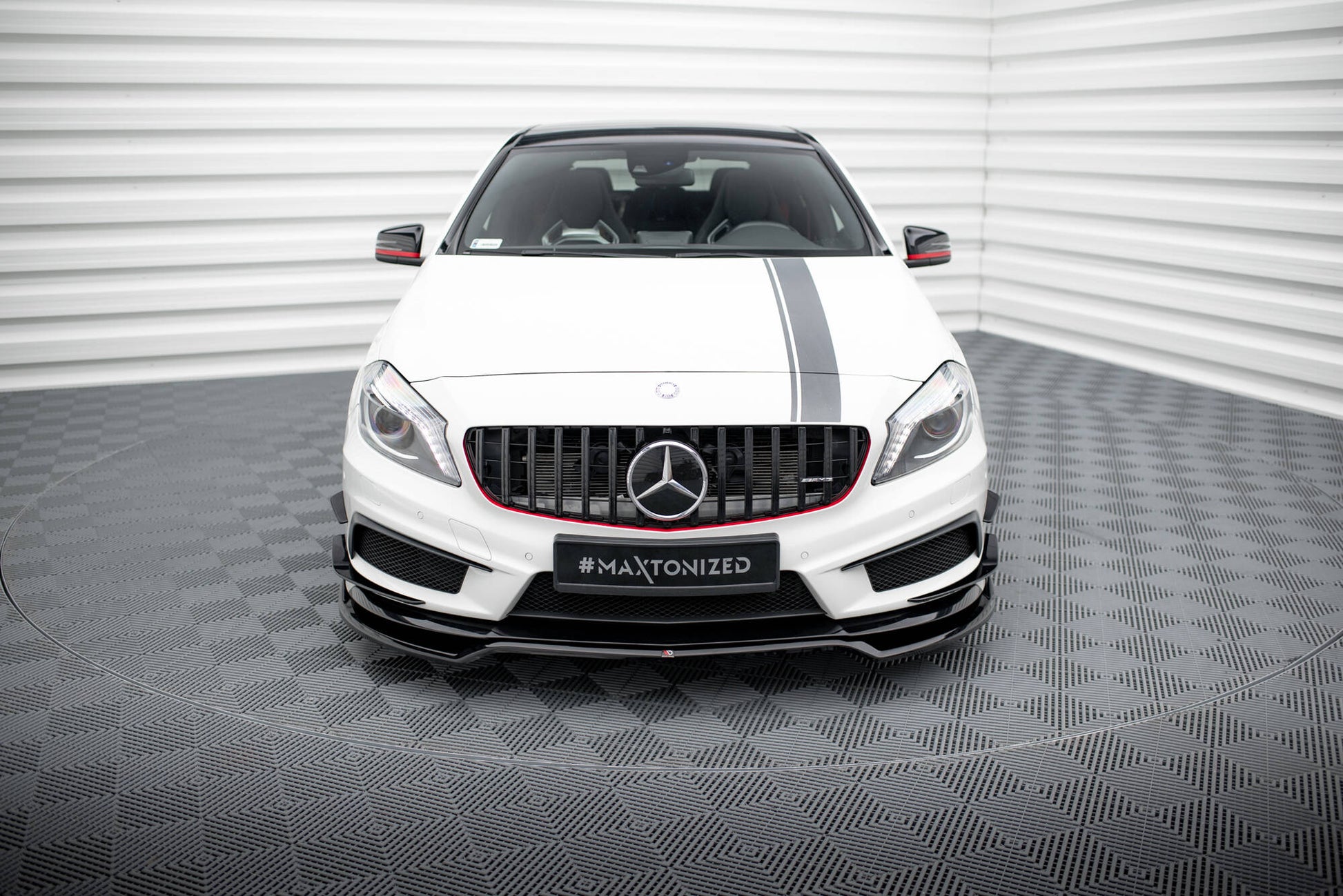 Front Ansatz V.4 für Mercedes-Benz A45 AMG W176 schwarz Hochglanz