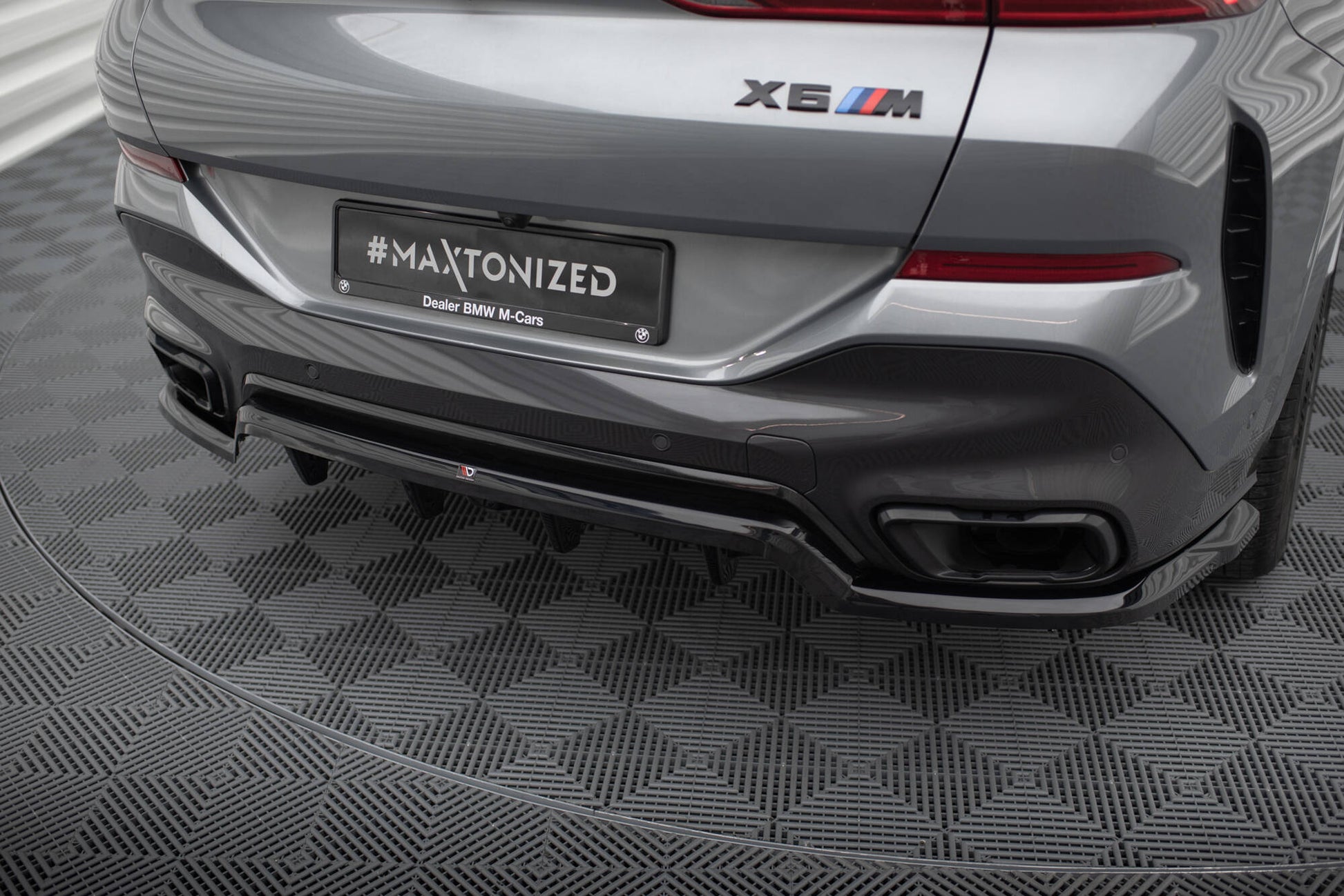 Mittlerer Cup Diffusor DTM Look Heck Ansatz für V.1 BMW X6 M-Paket G06 Facelift schwarz Hochglanz