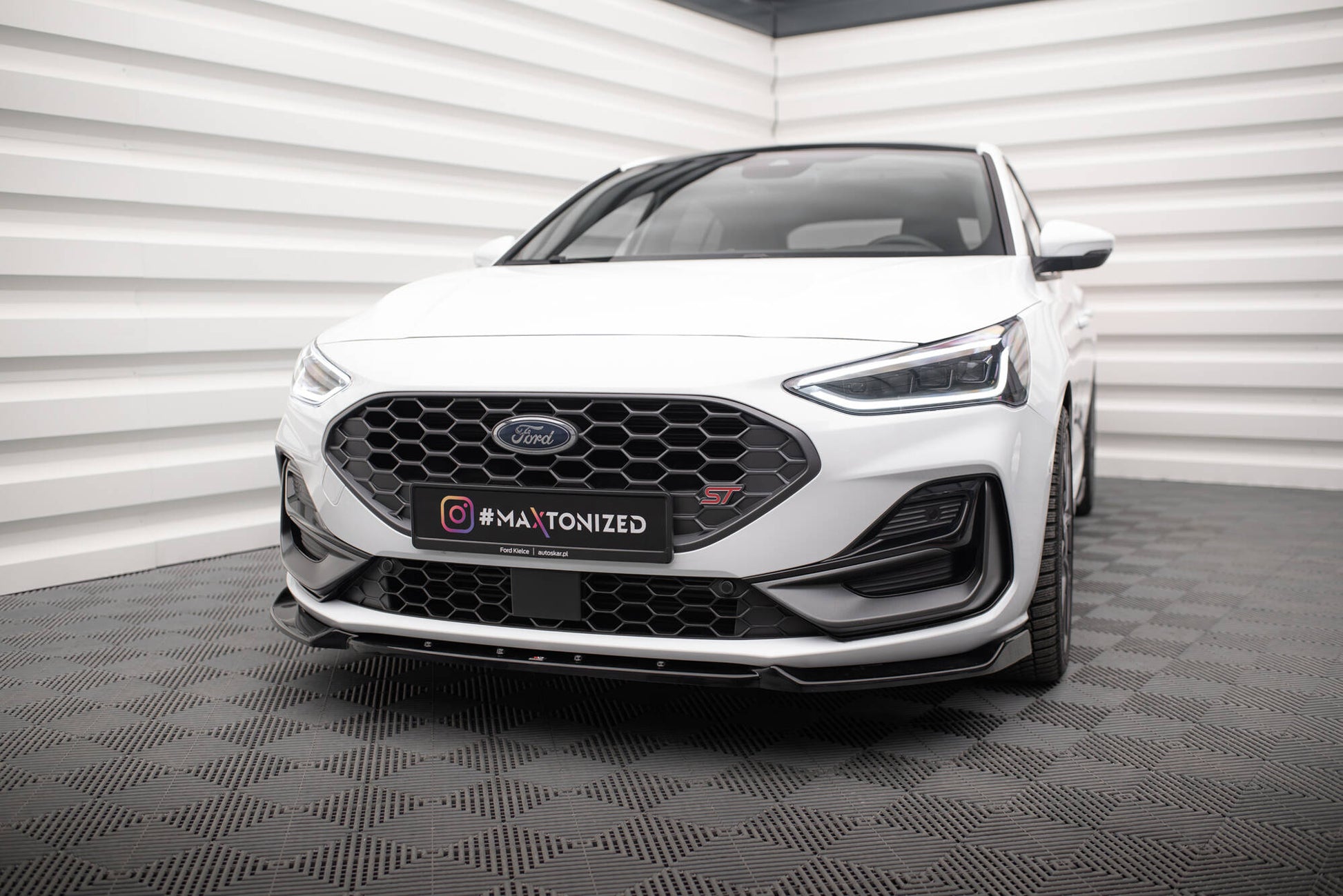 Front Ansatz V.7 für Ford Focus ST / ST-Line Mk4 Facelift schwarz Hochglanz