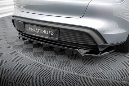 Mittlerer Cup Diffusor DTM Look Heck Ansatz für Porsche Taycan / Taycan 4 / Taycan 4S / Taycan GTS Mk1 schwarz Hochglanz