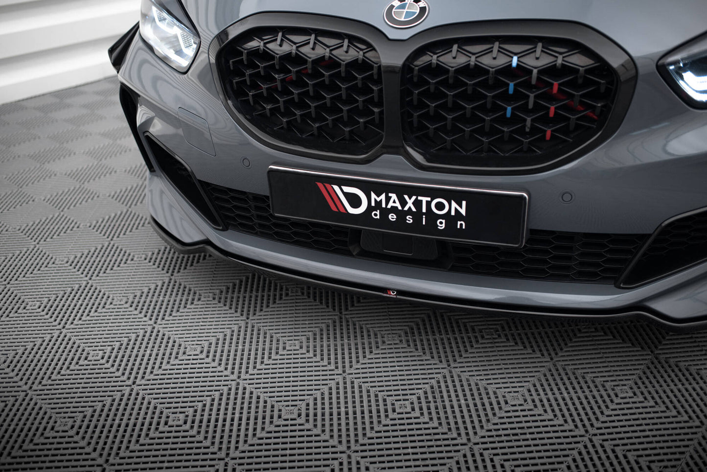 Front Ansatz V.4 für BMW 1er M-Paket/ M135i / 128ti F40  schwarz Hochglanz