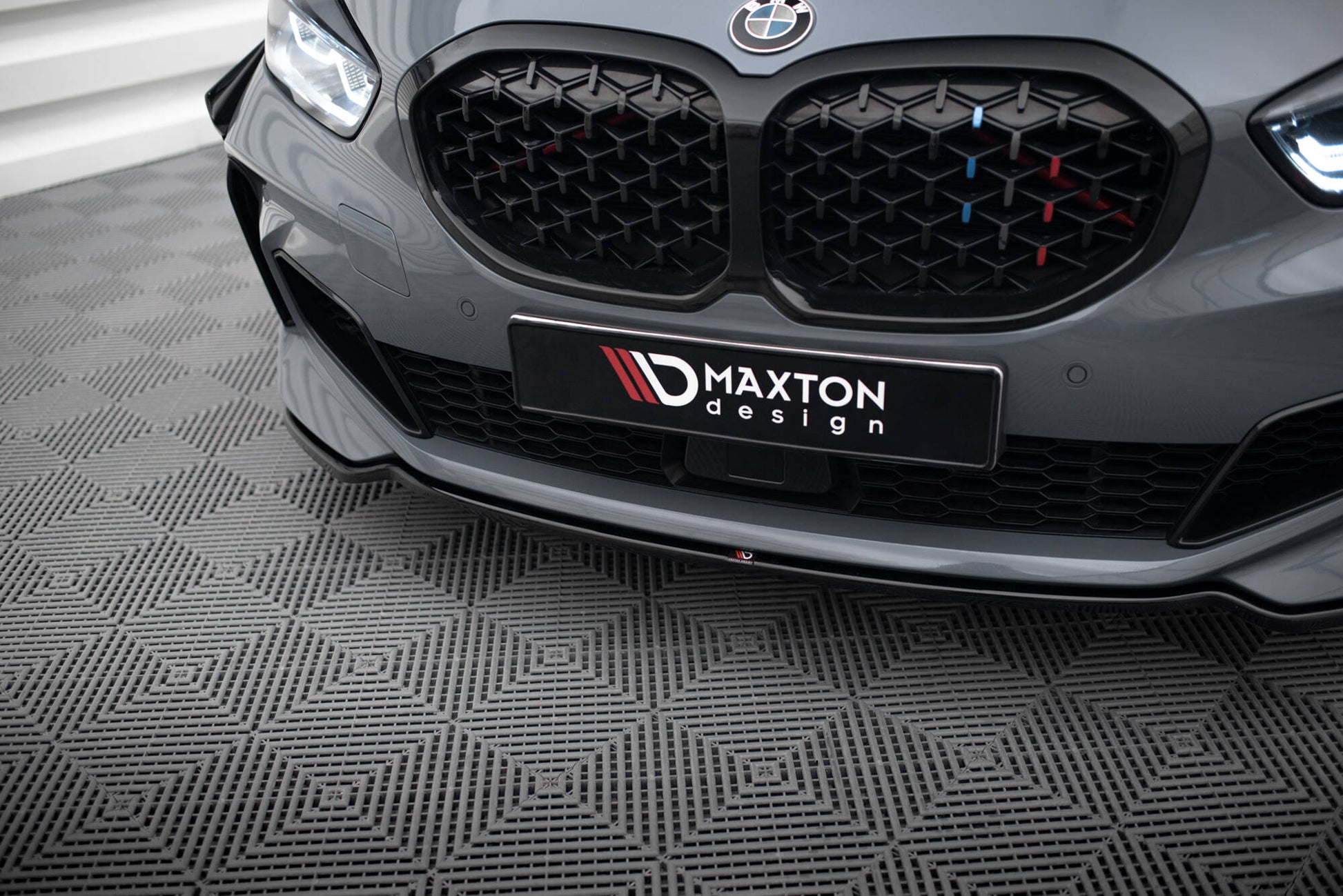 Front Ansatz V.4 für BMW 1er M-Paket/ M135i / 128ti F40  schwarz Hochglanz
