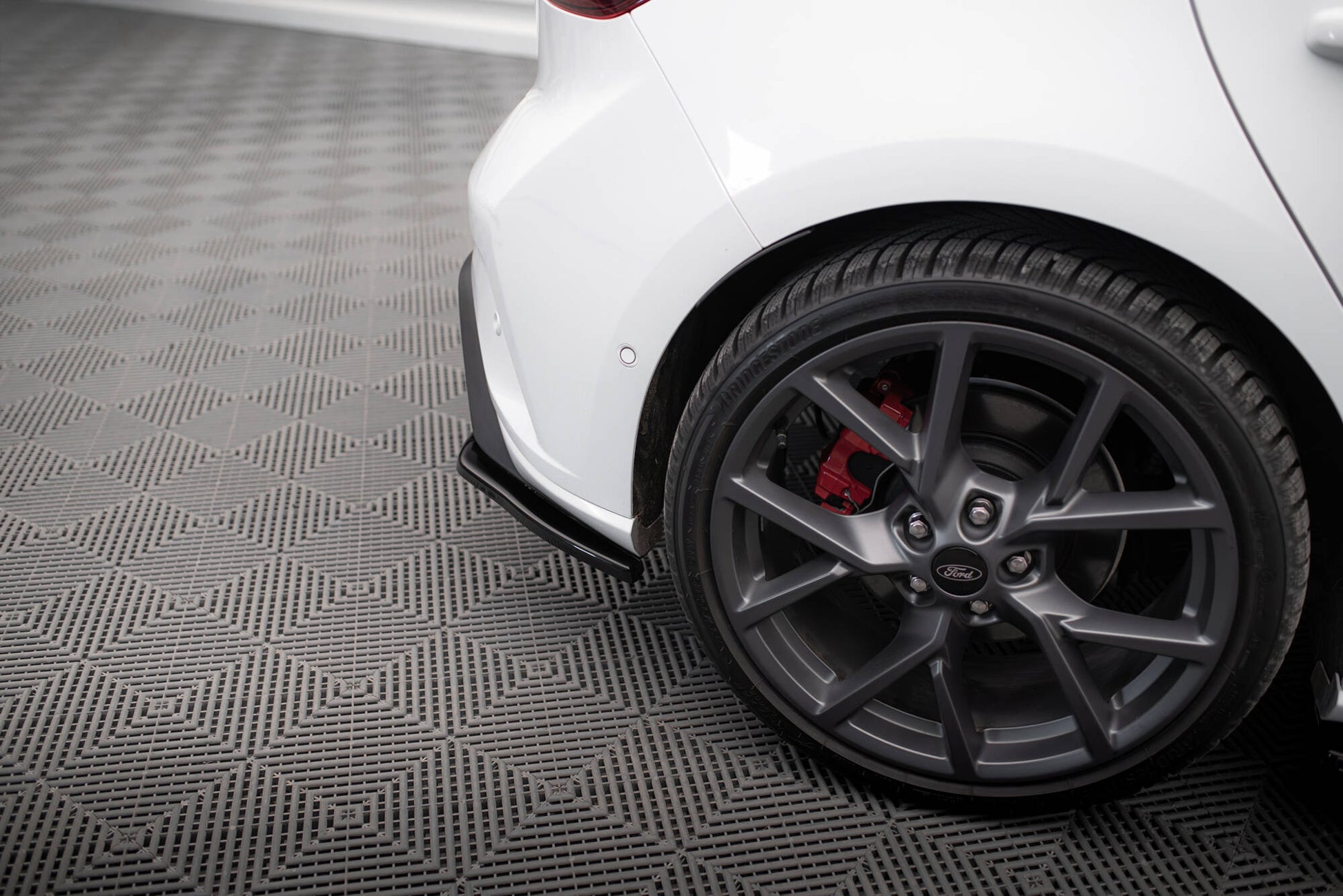 Heck Ansatz Flaps Diffusor V.1 für Ford Focus ST Mk4 schwarz Hochglanz