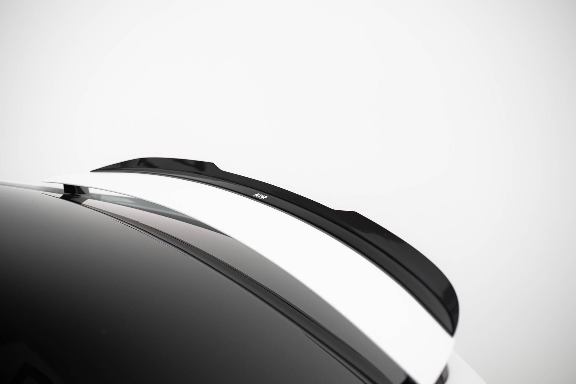Spoiler CAP V.1 für TESLA MODEL X schwarz Hochglanz