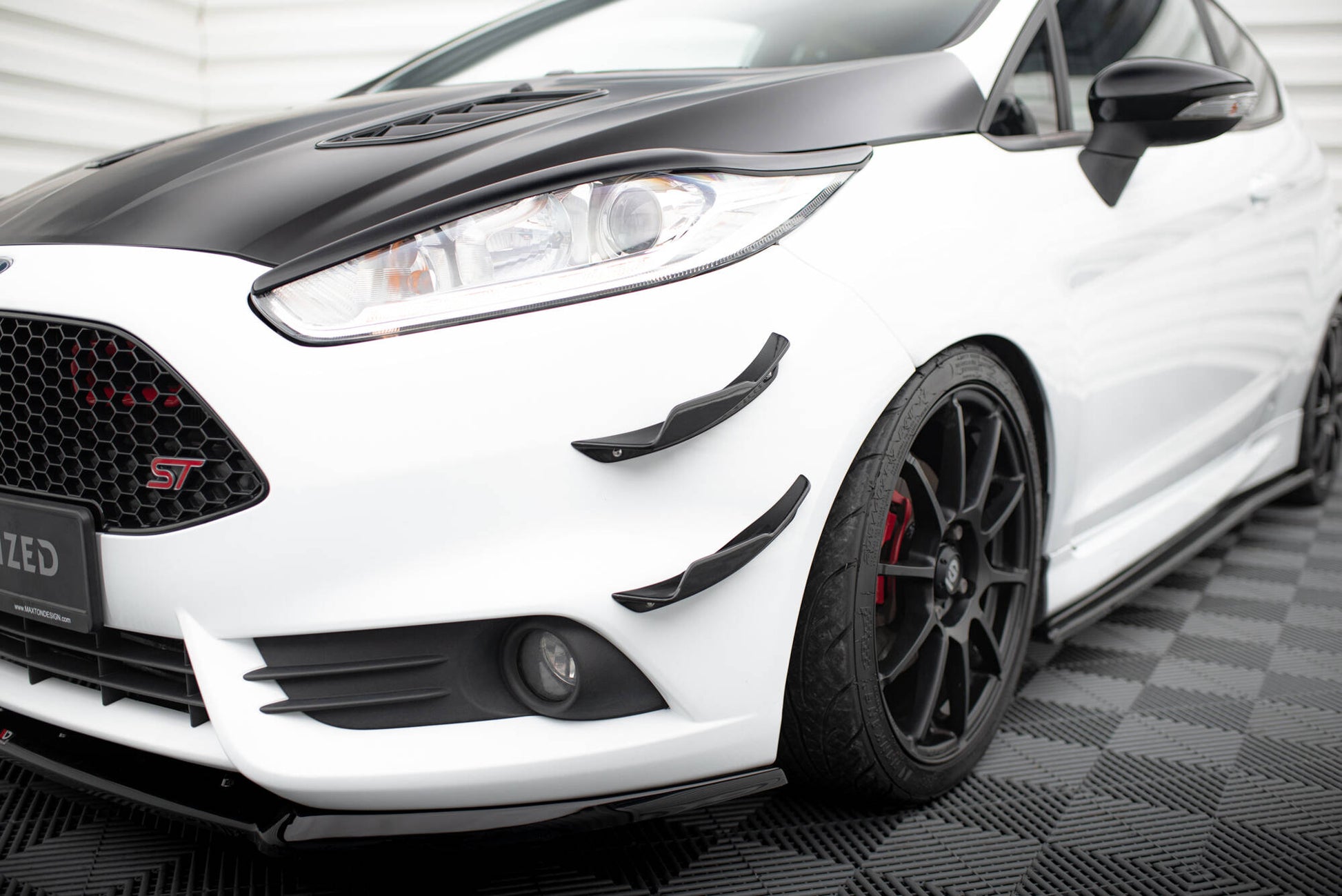 Stoßstangen Flaps Wings vorne Canards für Ford Fiesta 7 ST Facelift