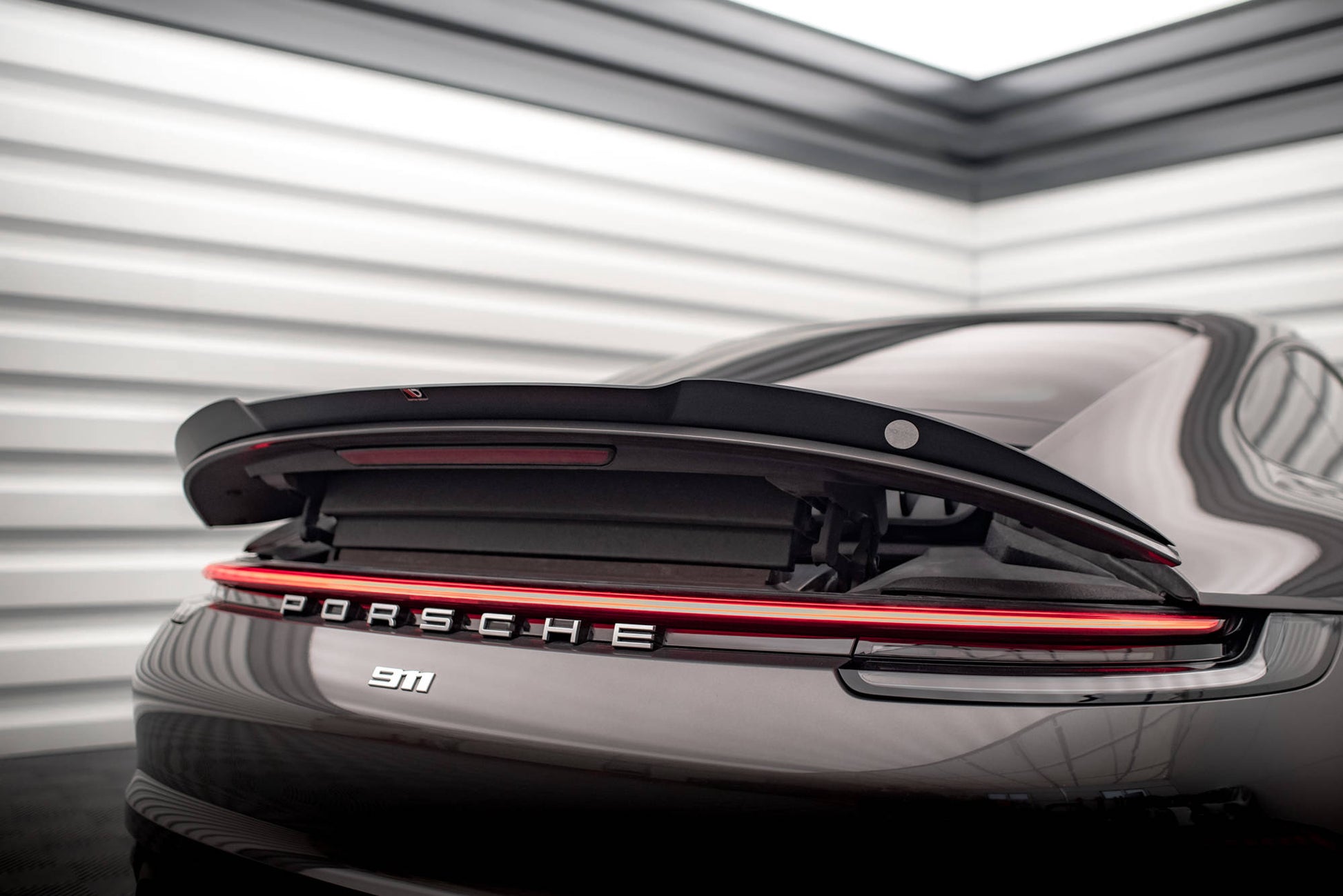 Spoiler CAP für Porsche 911 Carrera 4S 992 schwarz Hochglanz