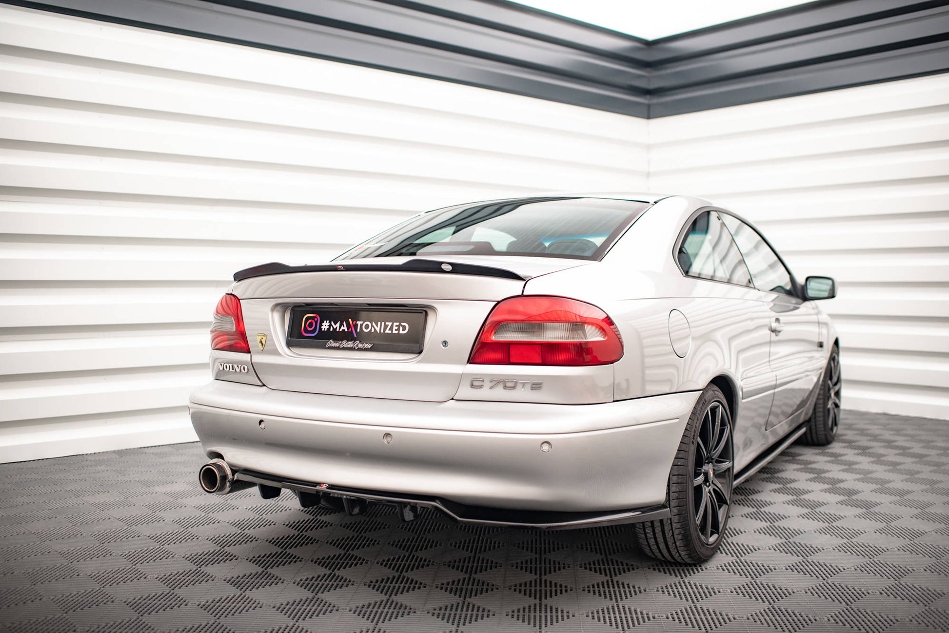 Mittlerer Cup Diffusor DTM Look Heck Ansatz für Volvo C70 Mk1 schwarz Hochglanz