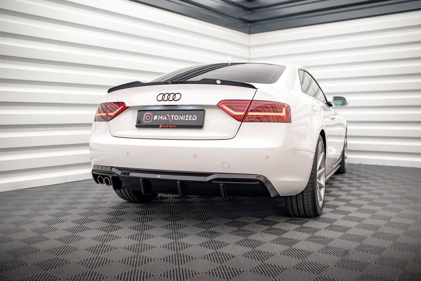 Diffusor Heck Ansatz für Audi A5 8T Facelift (Doppelauspuff li.)