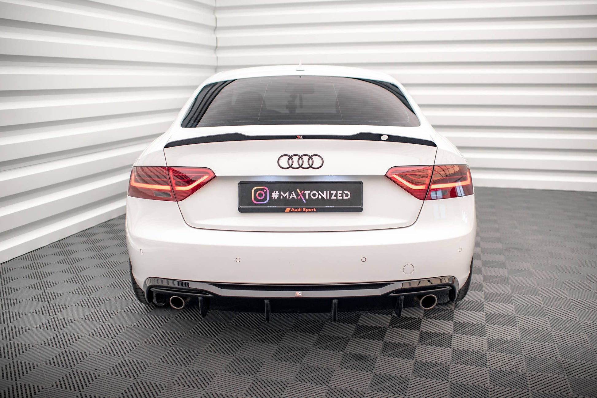 Diffusor Heck Ansatz für Audi A5 8T Facelift (Einzelauspuff li. re.)