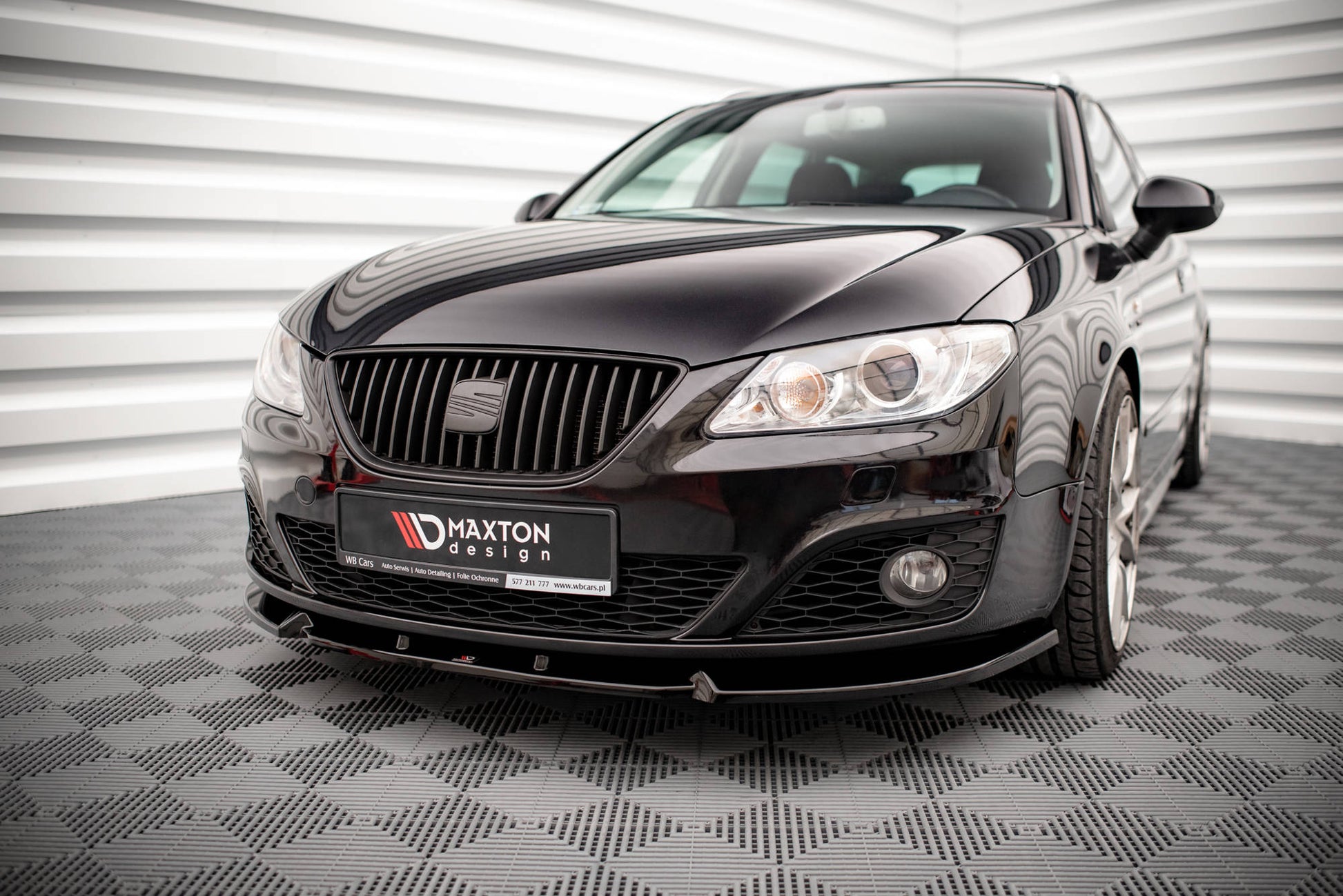 Front Ansatz V.1 für Seat Exeo schwarz matt