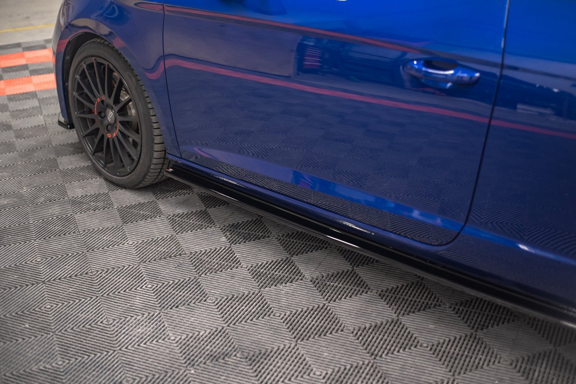 Seitenschweller Ansatz für Seat Leon Cupra / FR SC Mk3 / Mk3 FL schwarz Hochglanz