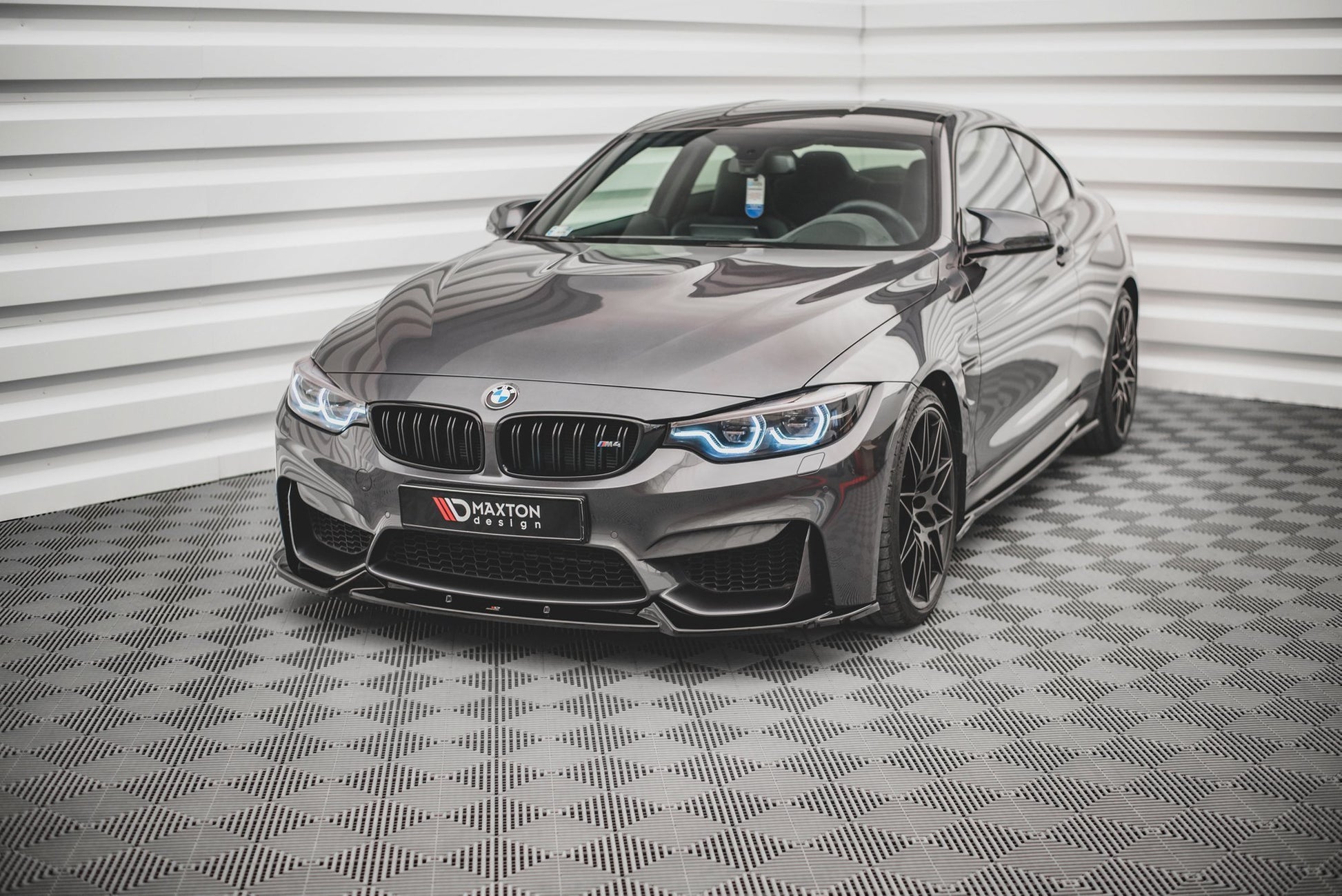Front Ansatz für BMW M4 F82 schwarz Hochglanz