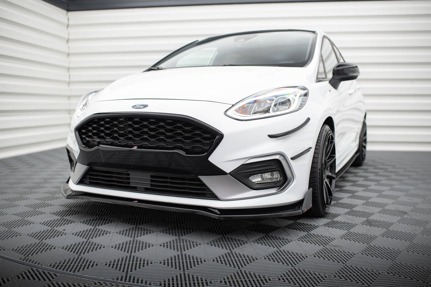 Front Ansatz V.4 + Flaps für Ford Fiesta ST / ST-Line
