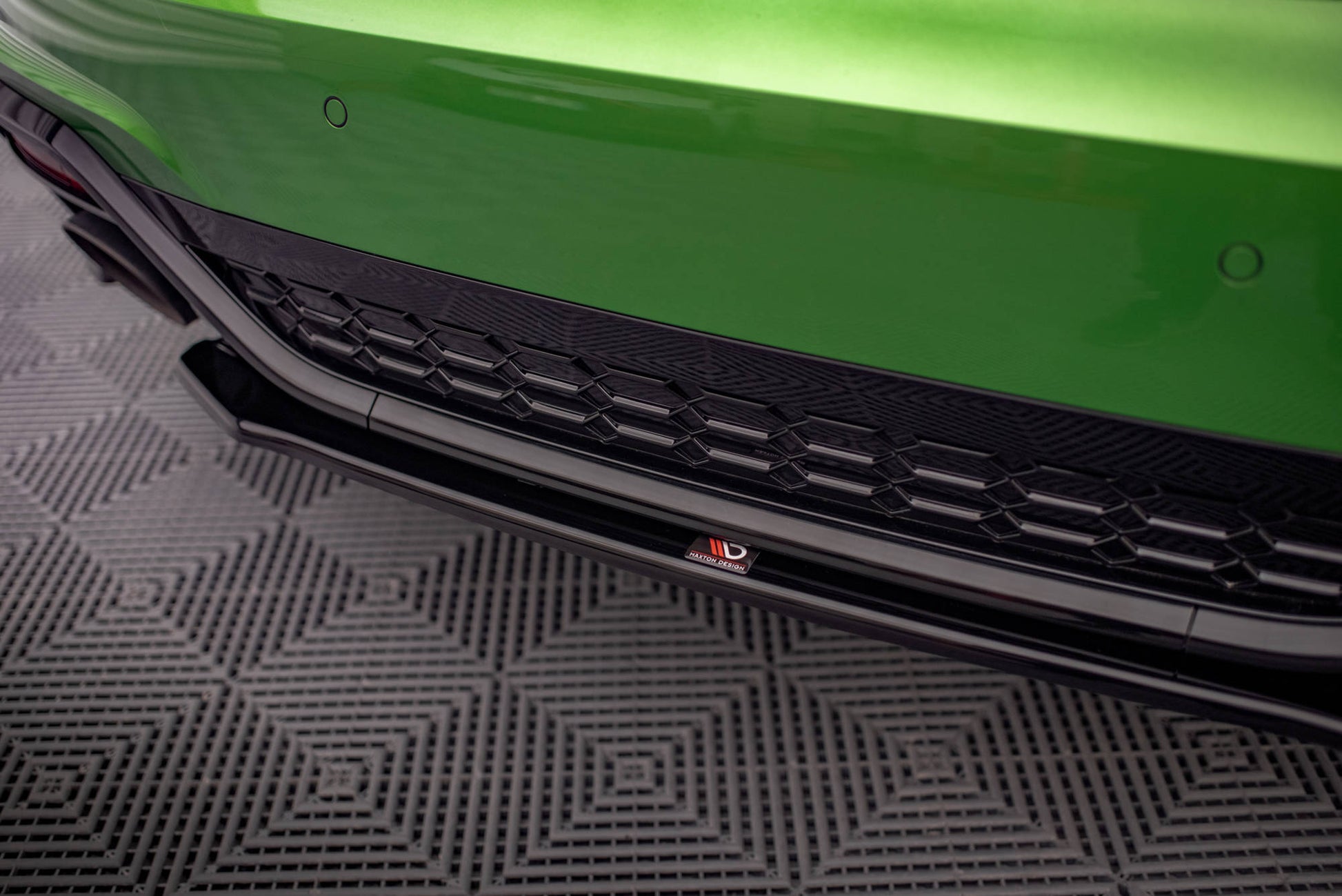 Mittlerer Diffusor Heck Ansatz für Audi RS5 F5 Facelift schwarz matt