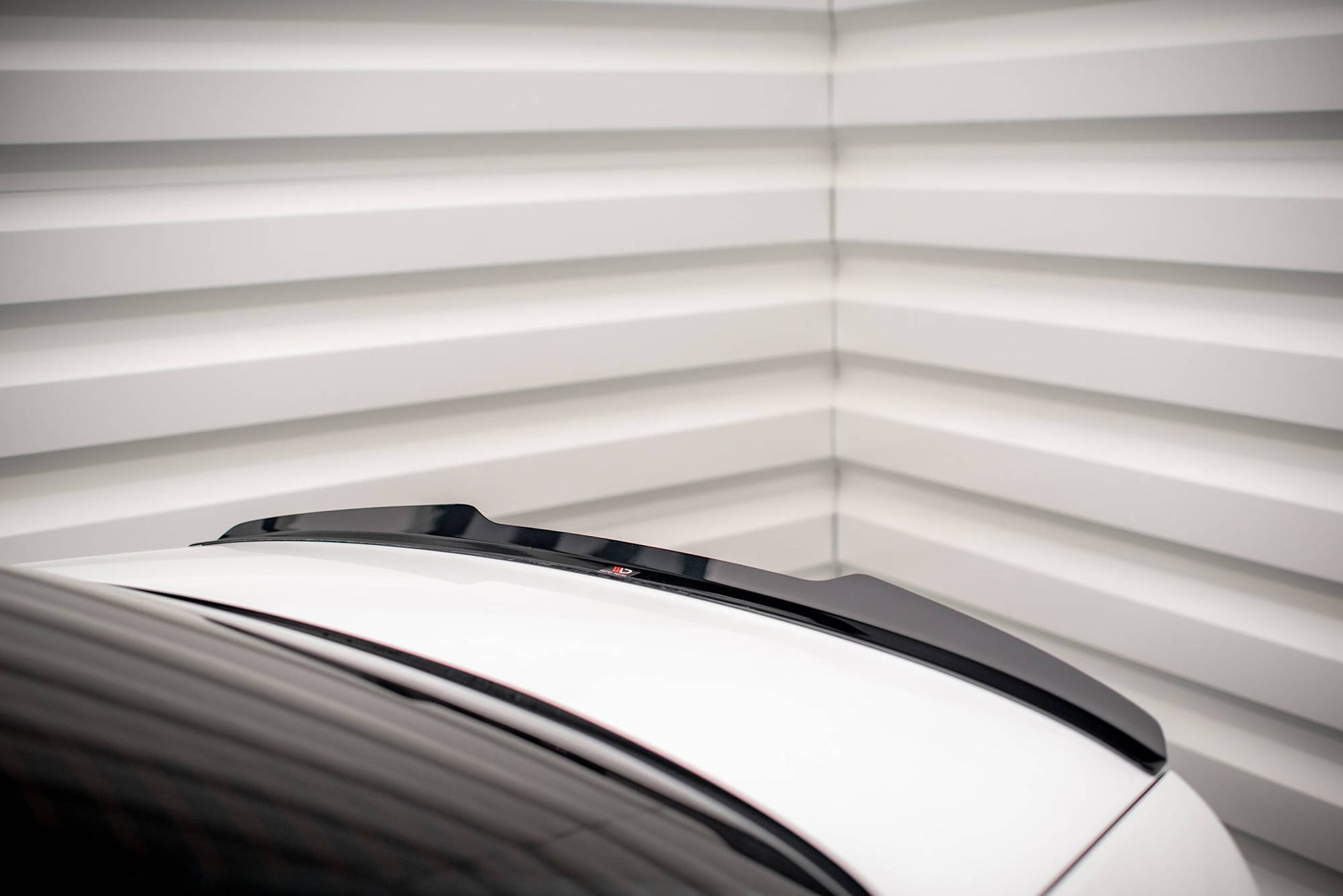 Spoiler CAP V.1 für Audi S4 / A4 Standard / S-Line / Competition Limousine B9 / B9 Facelift schwarz Hochglanz