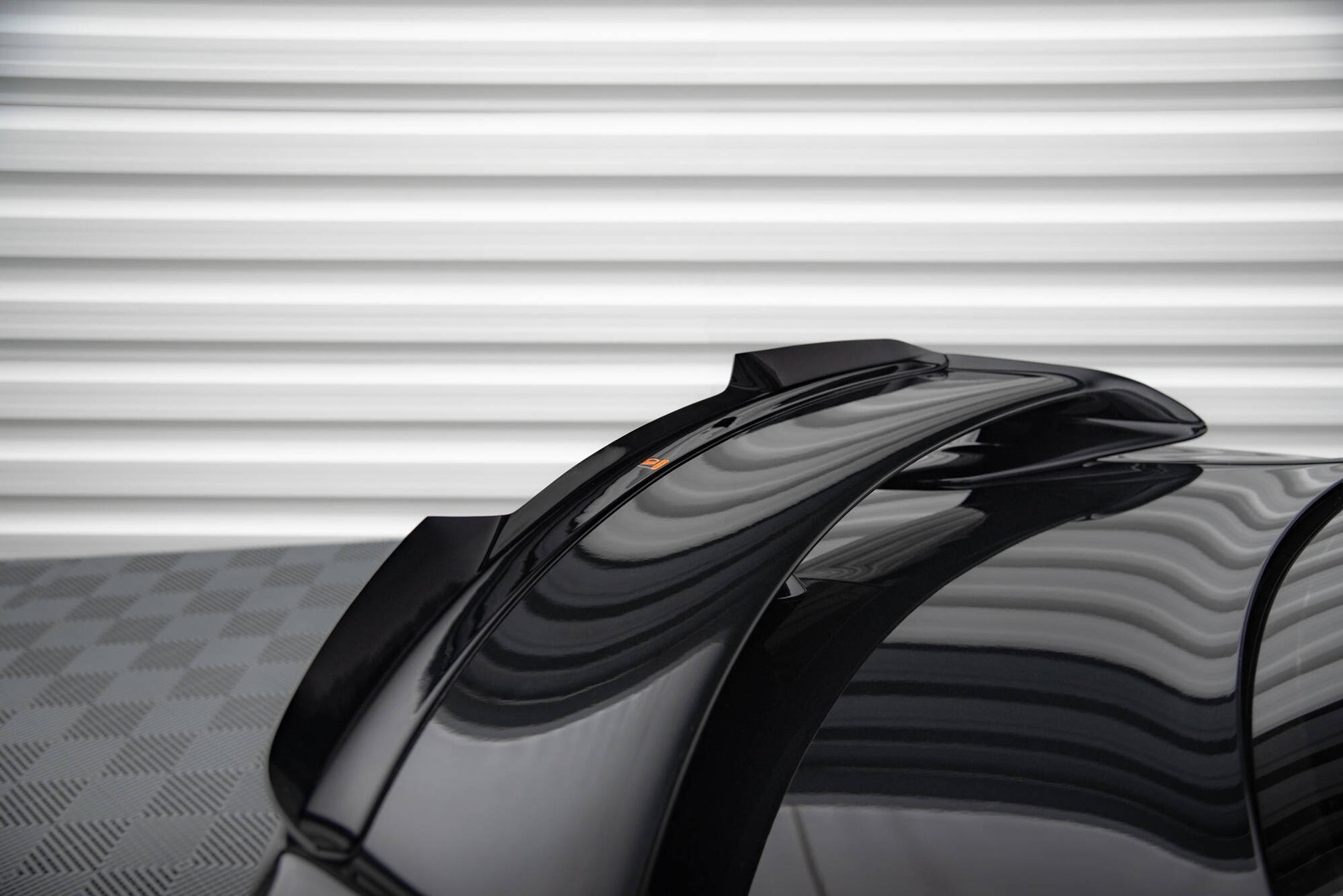 Spoiler CAP für Nissan GTR R35 Facelift schwarz Hochglanz
